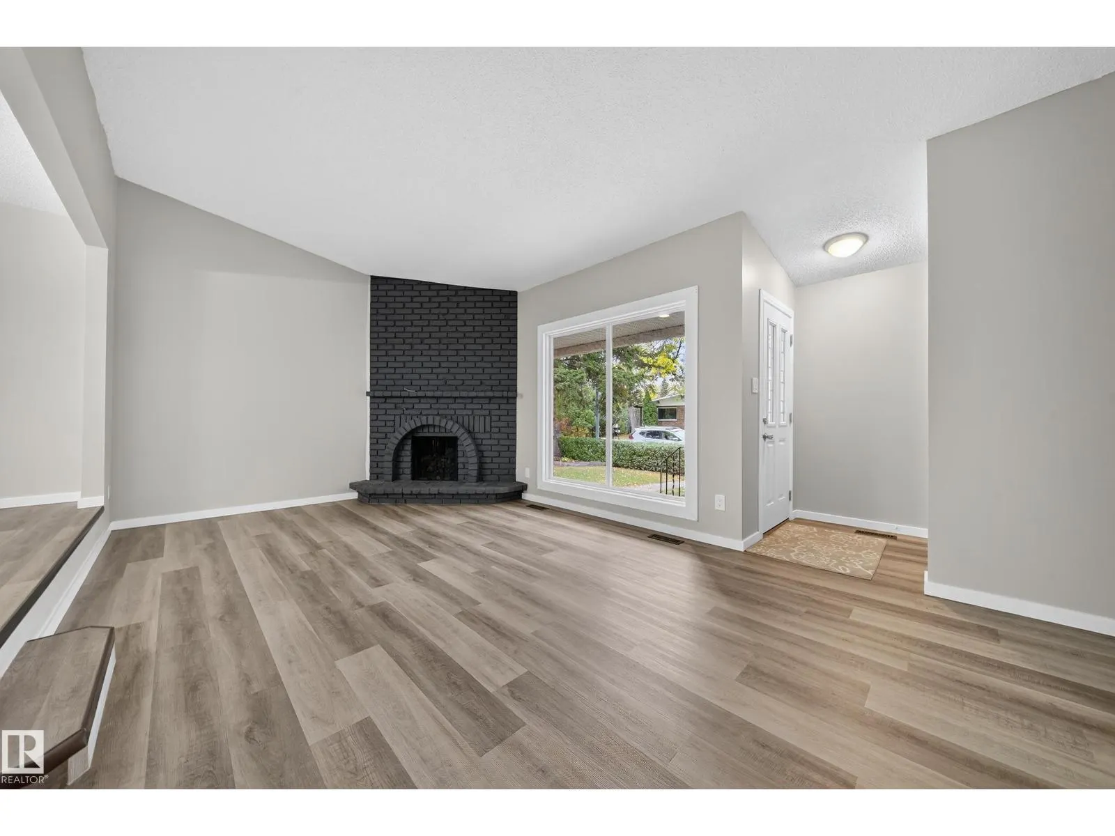 10313 150 ST NW