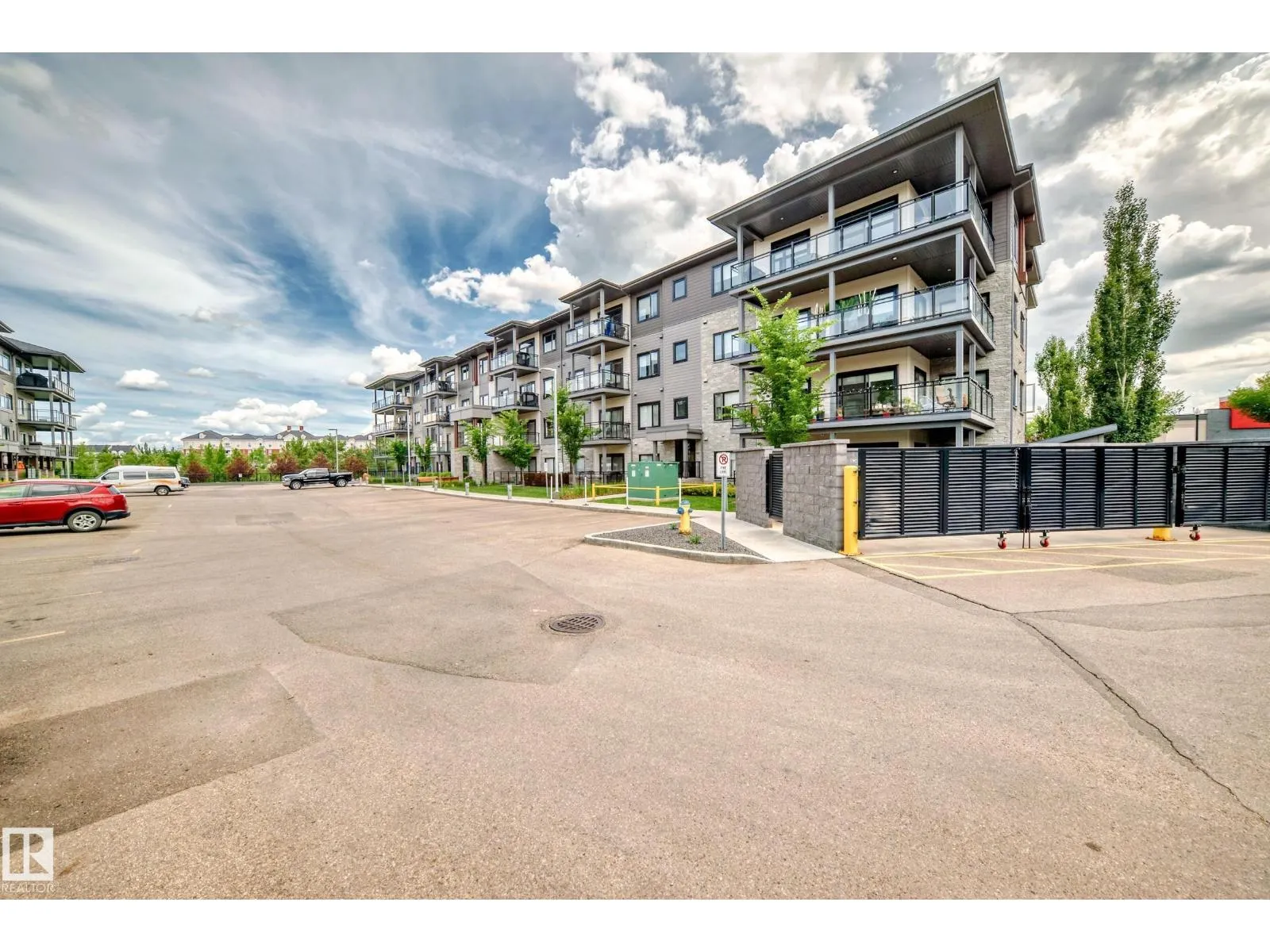 #421 524 GRIESBACH PR NW