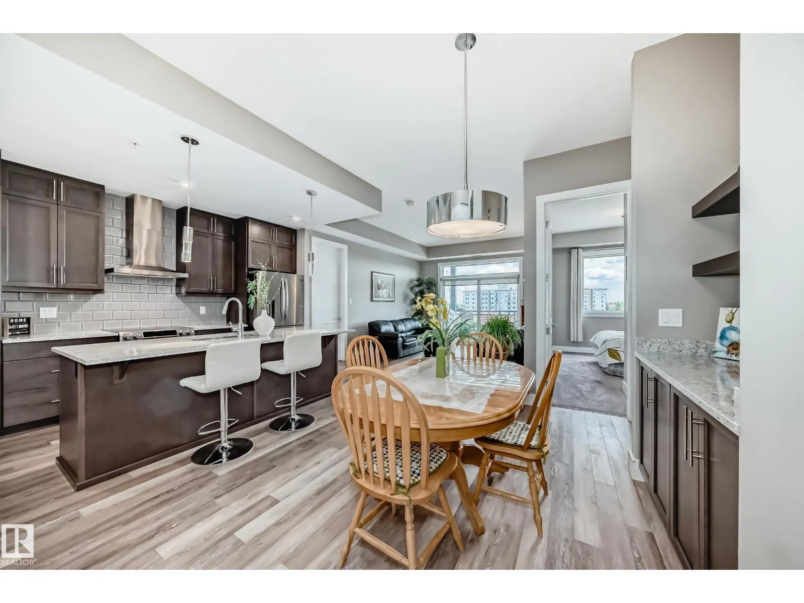 #421 524 GRIESBACH PR NW