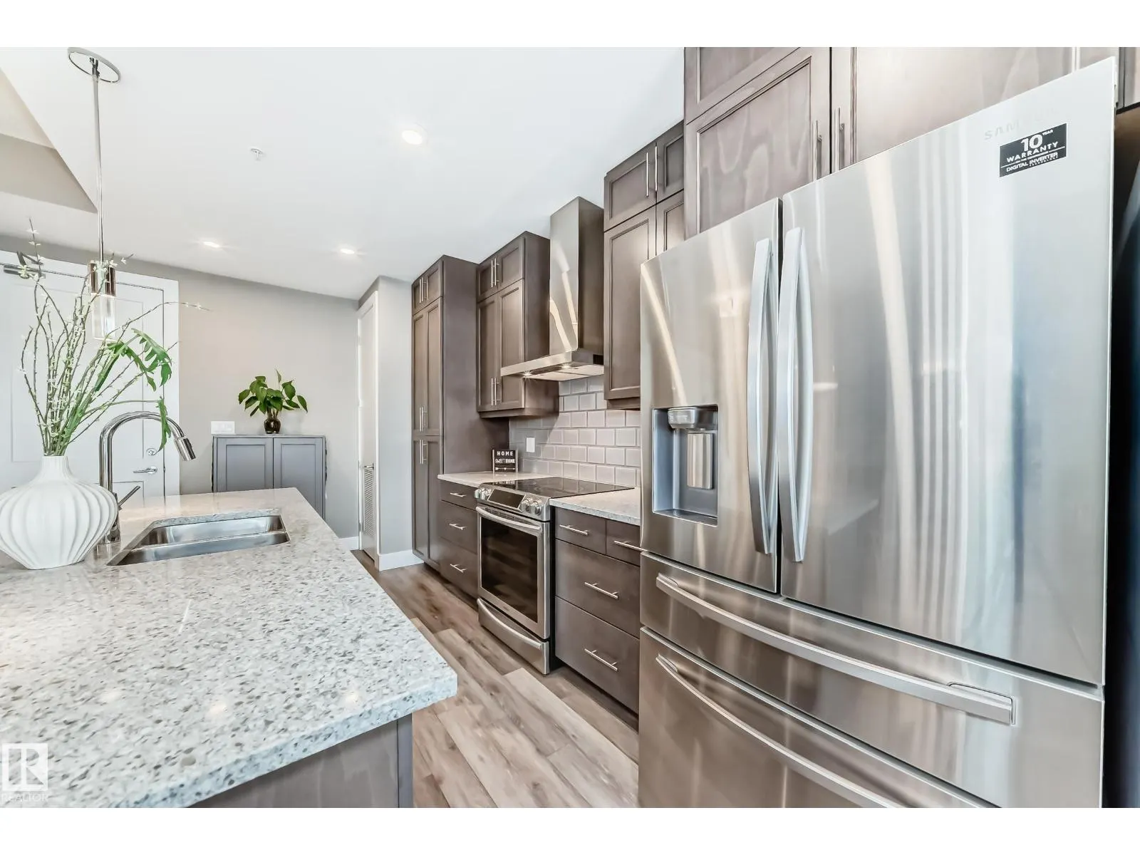 #421 524 GRIESBACH PR NW