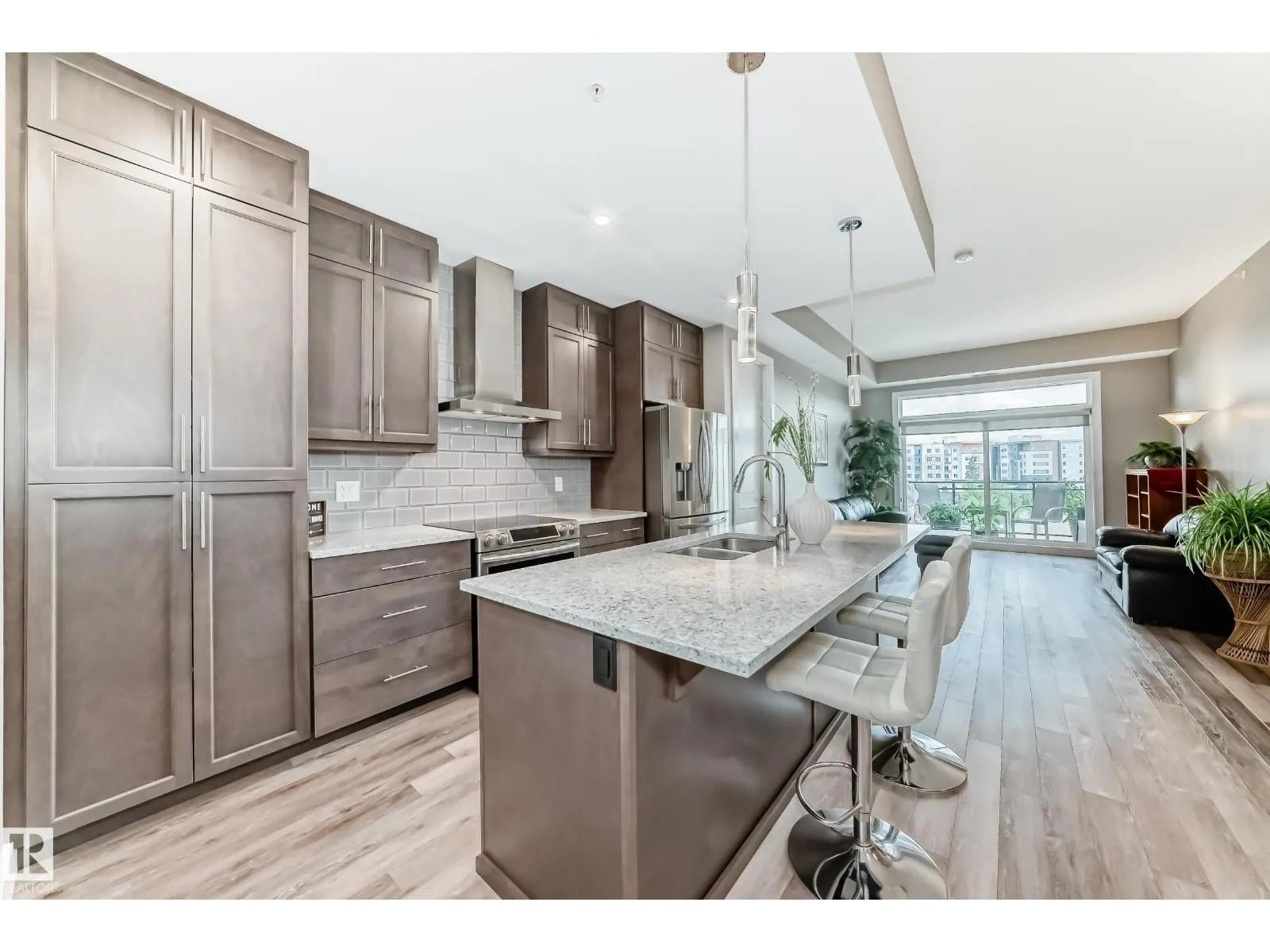#421 524 GRIESBACH PR NW