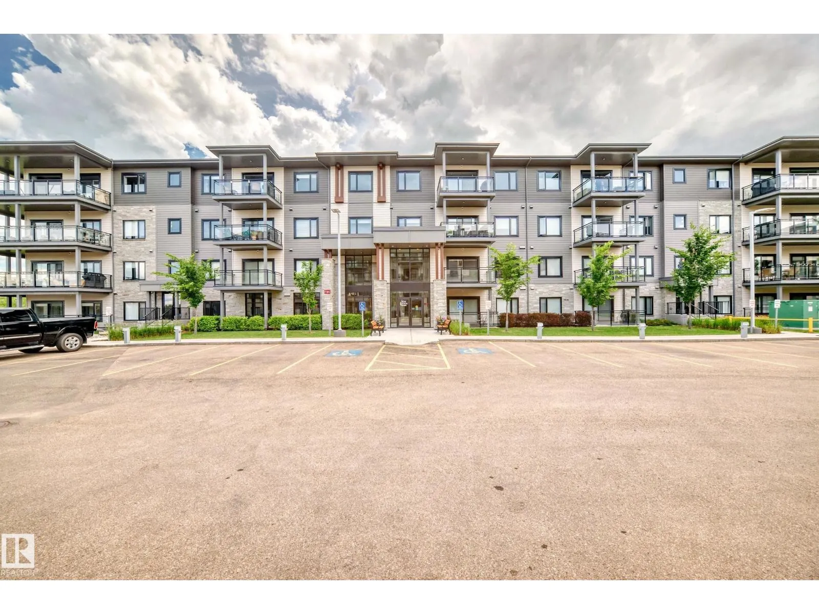 #421 524 GRIESBACH PR NW