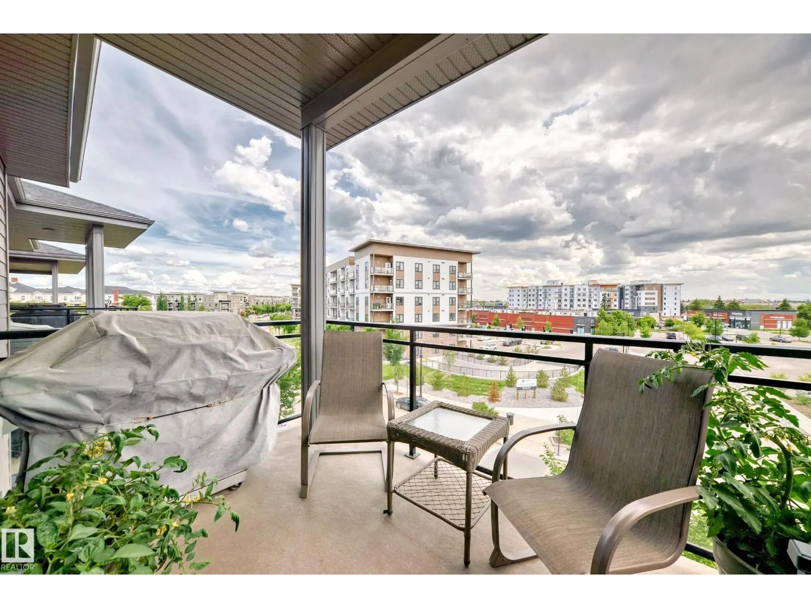 #421 524 GRIESBACH PR NW
