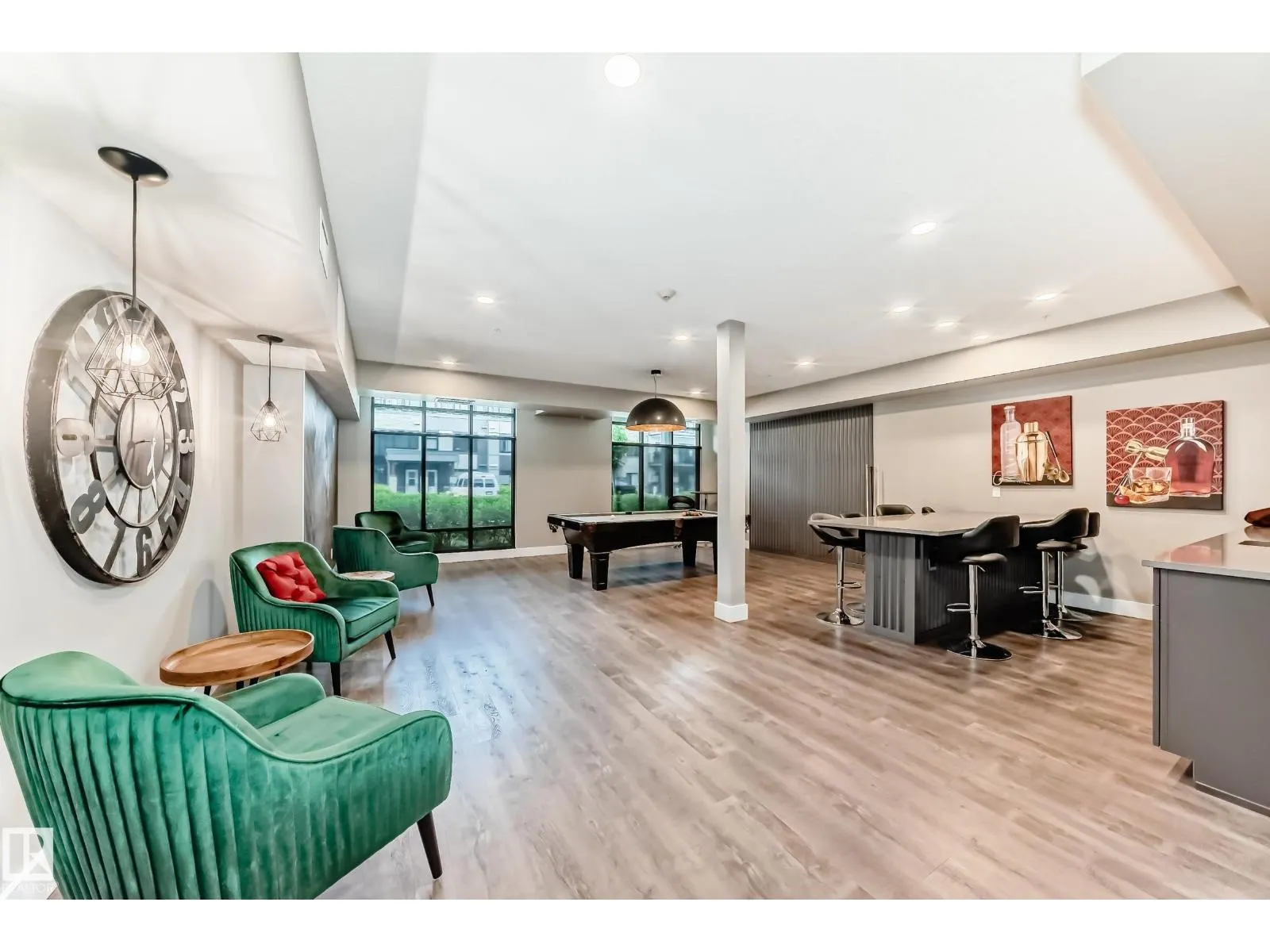 #421 524 GRIESBACH PR NW