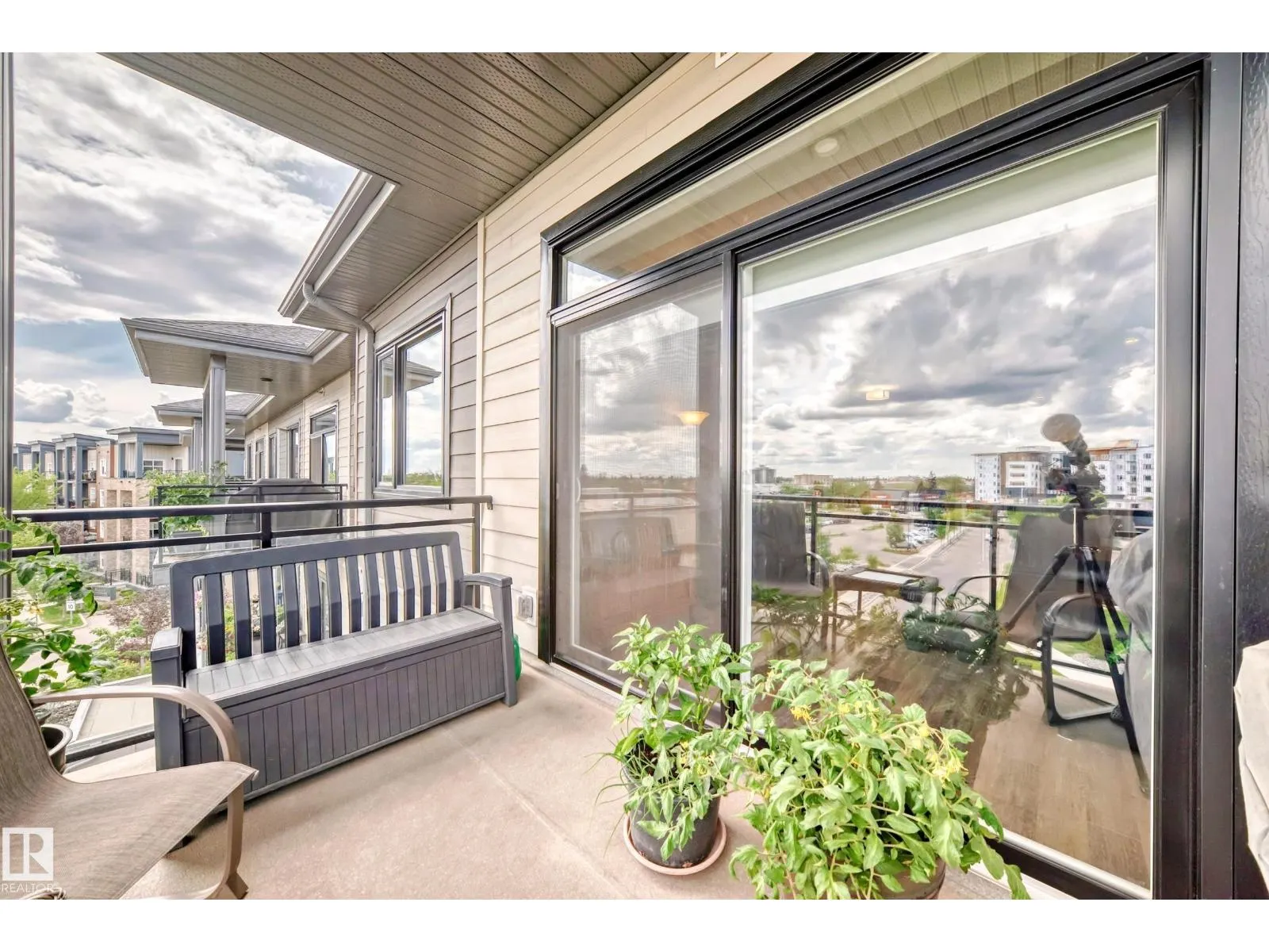#421 524 GRIESBACH PR NW