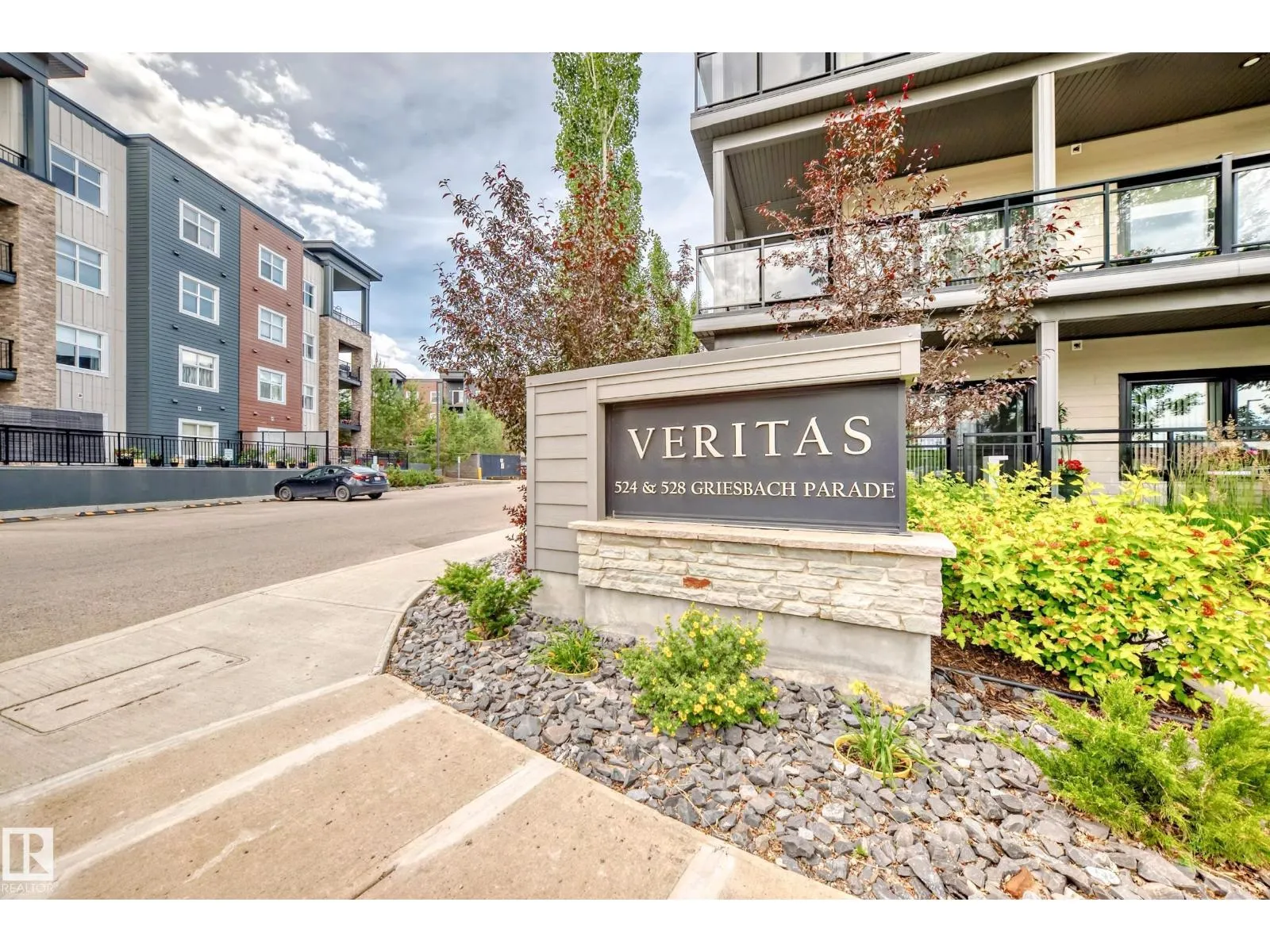#421 524 GRIESBACH PR NW