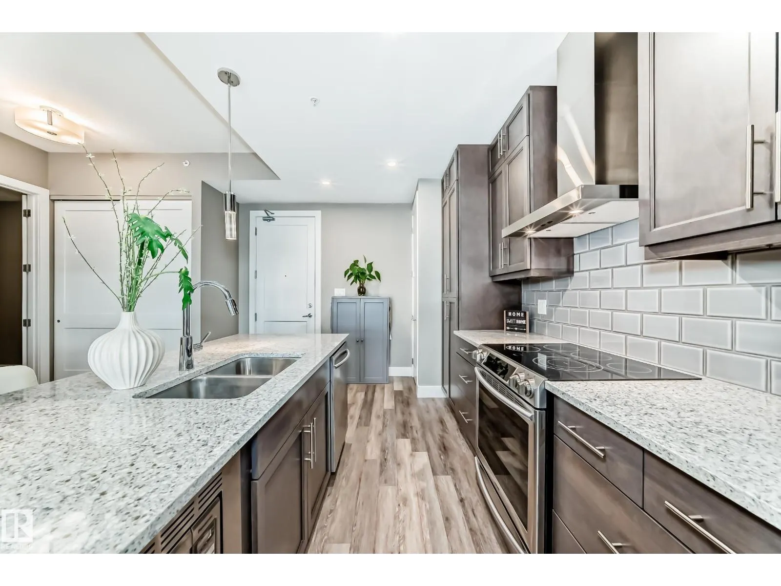 #421 524 GRIESBACH PR NW