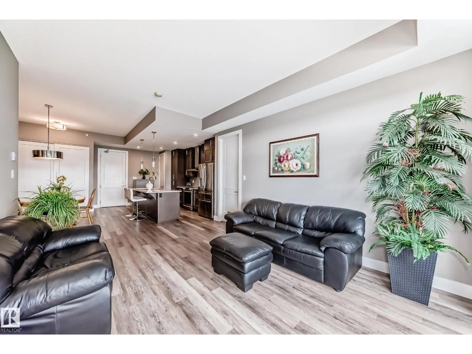#421 524 GRIESBACH PR NW