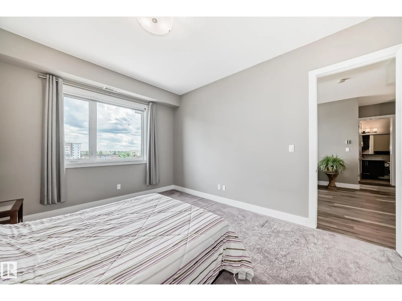 #421 524 GRIESBACH PR NW