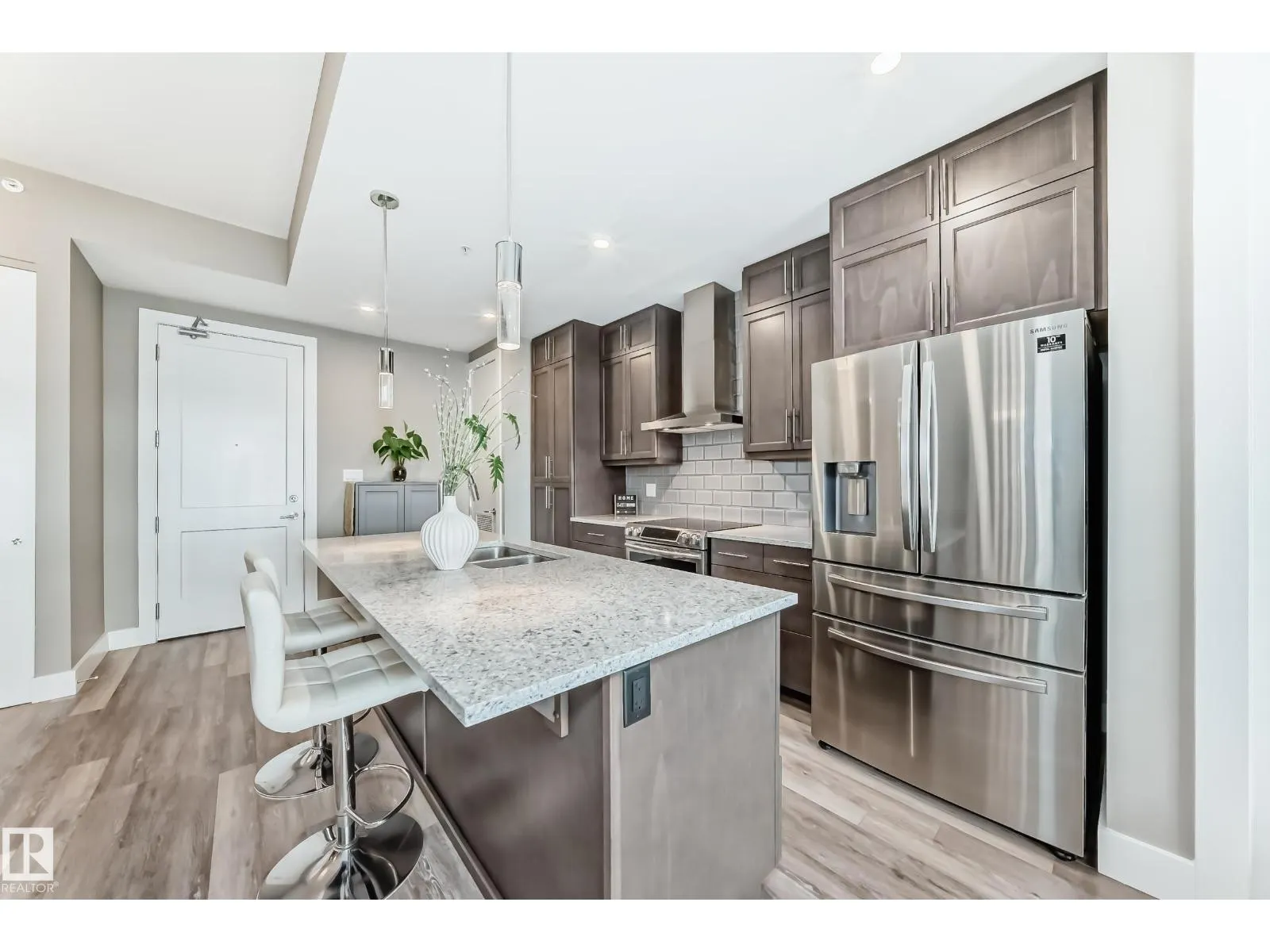 #421 524 GRIESBACH PR NW