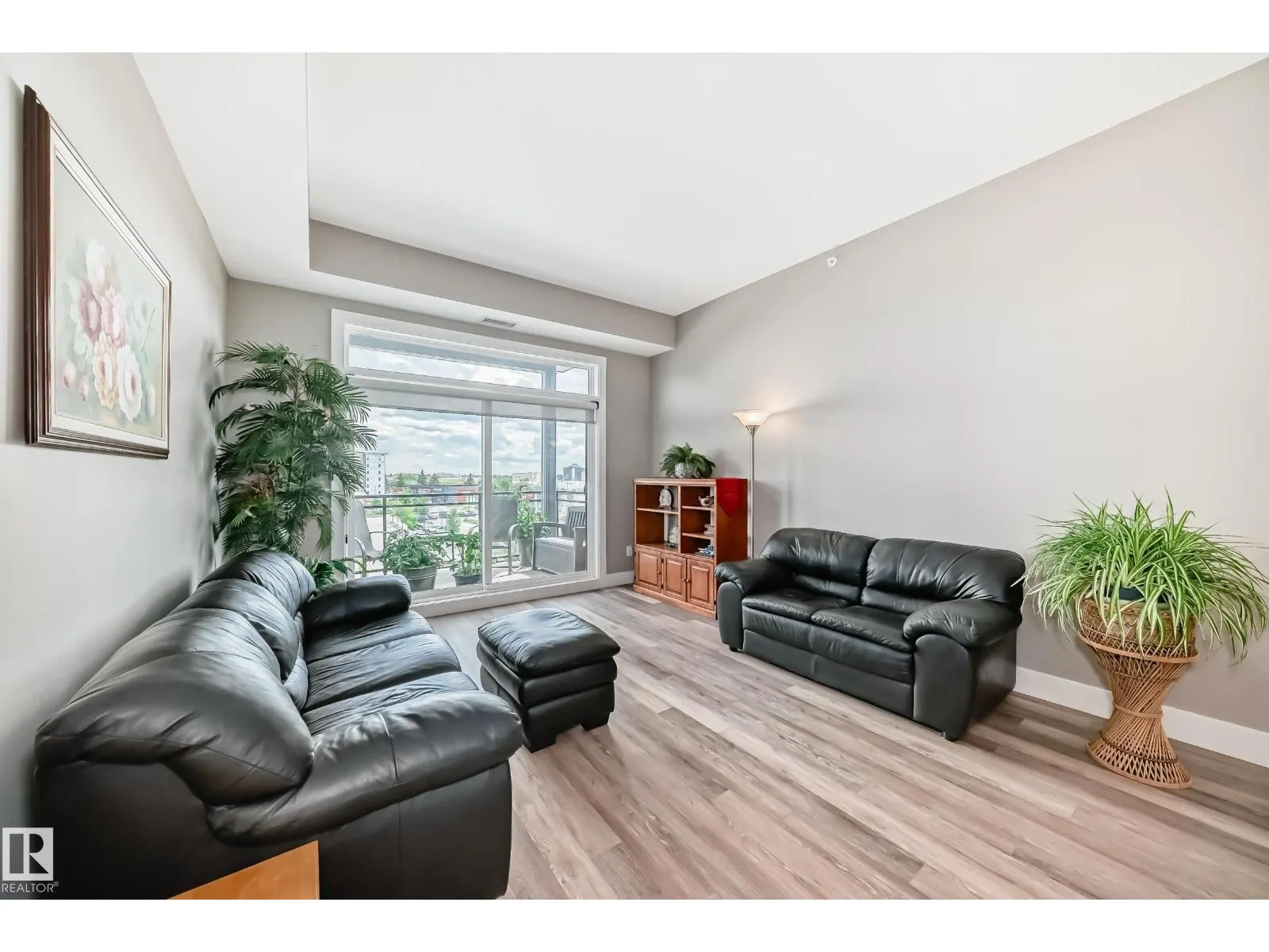 #421 524 GRIESBACH PR NW