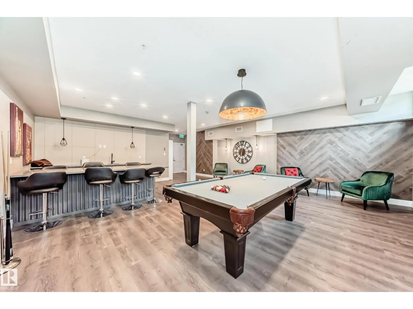#421 524 GRIESBACH PR NW