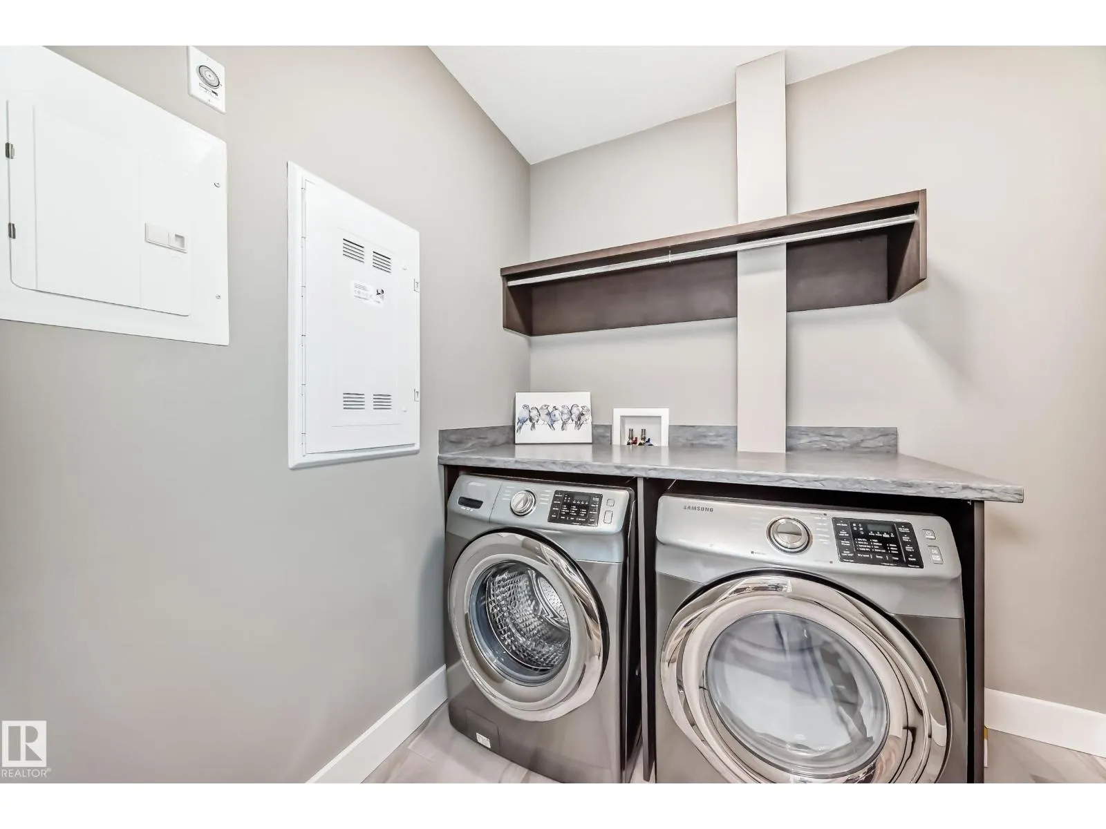 #421 524 GRIESBACH PR NW