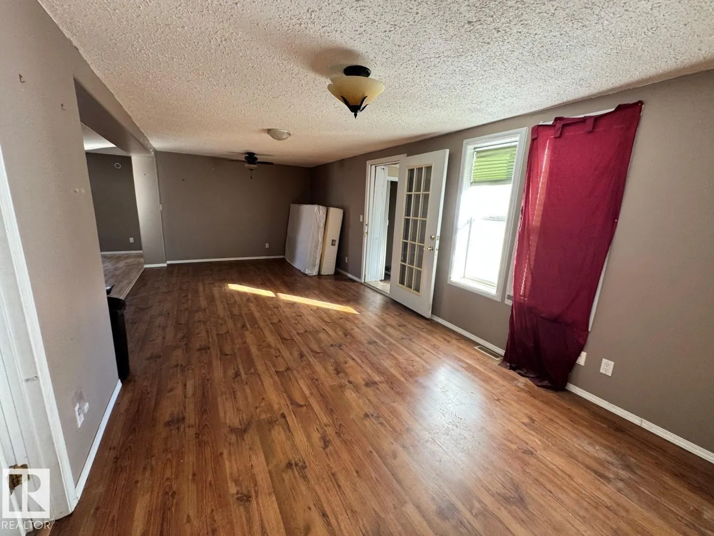 #1126 10770 Winterburn Rd NW