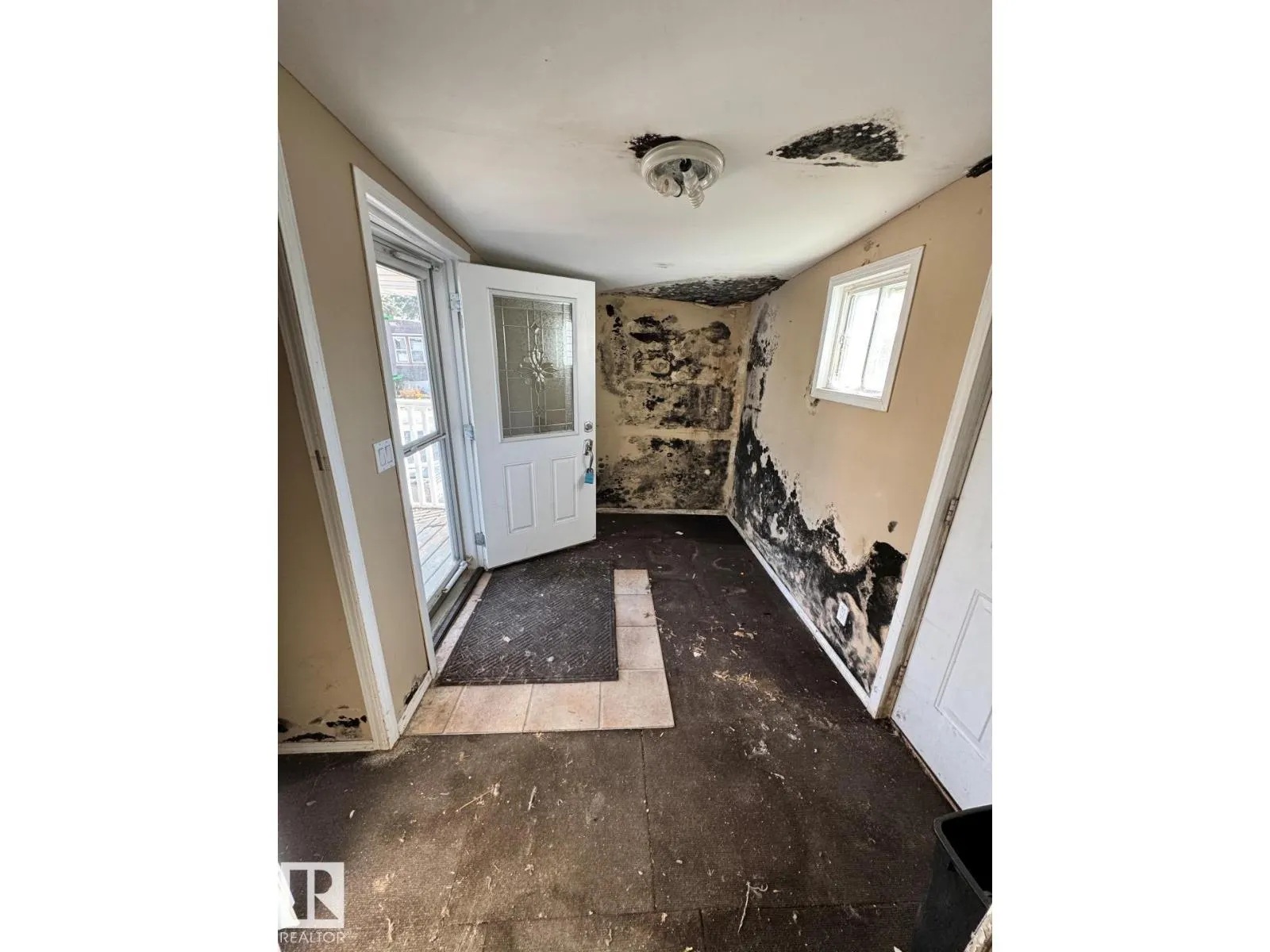 #1126 10770 Winterburn Rd NW