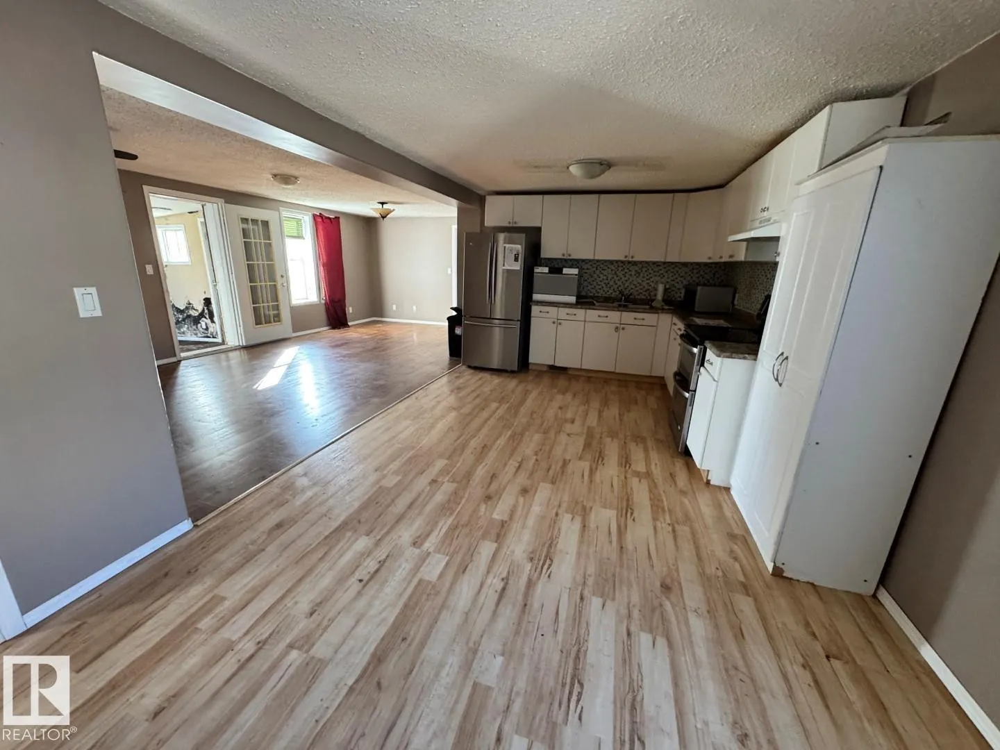 #1126 10770 Winterburn Rd NW
