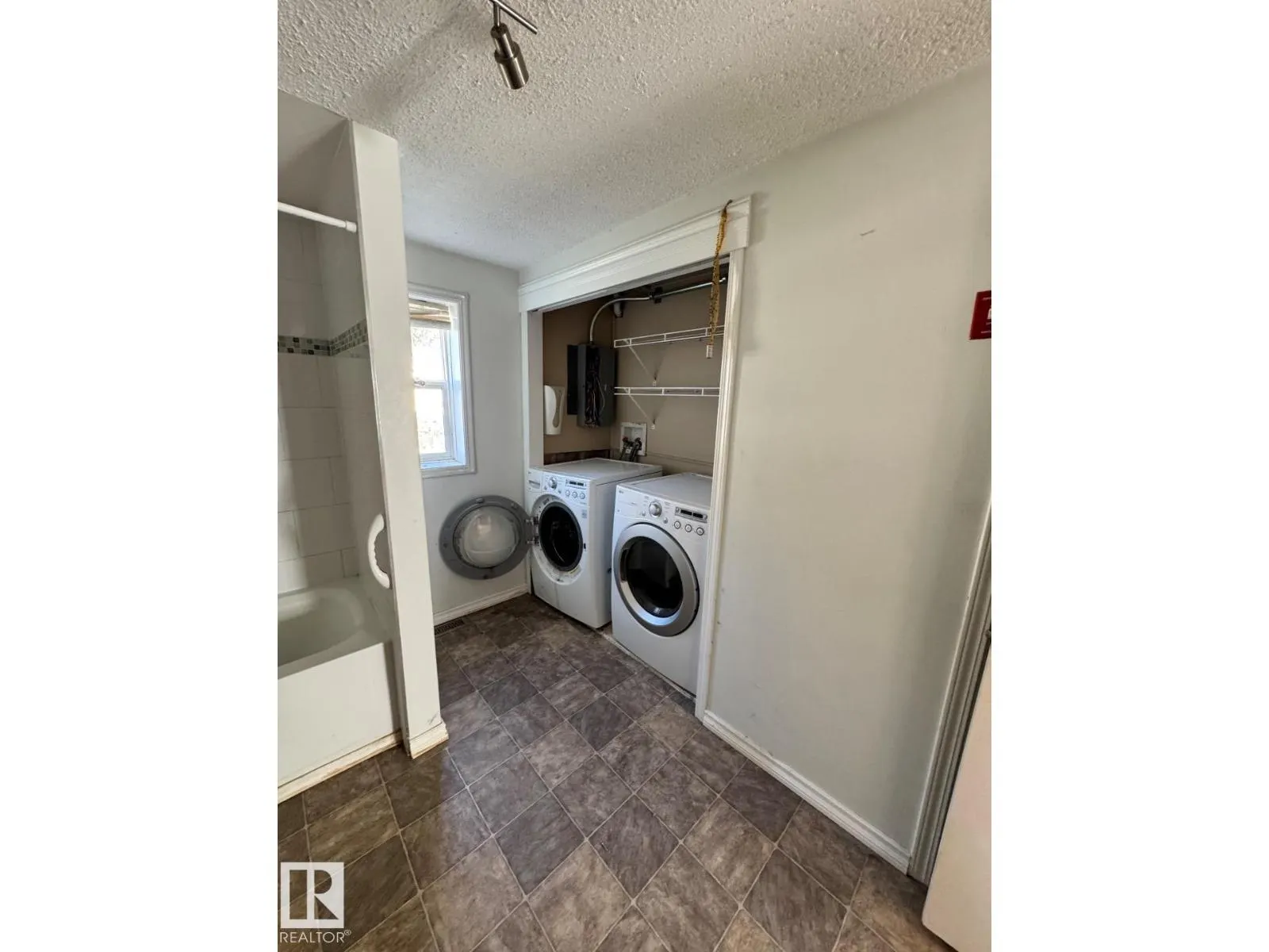#1126 10770 Winterburn Rd NW