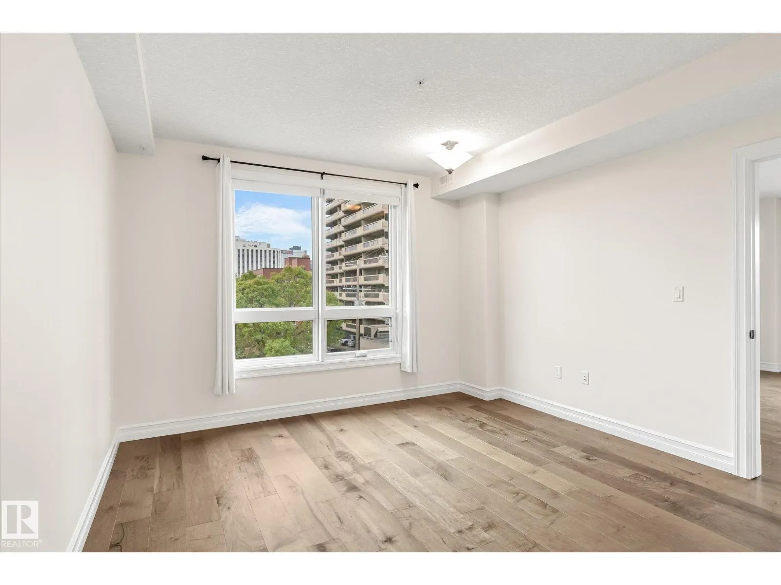 #304 10142 111 ST NW