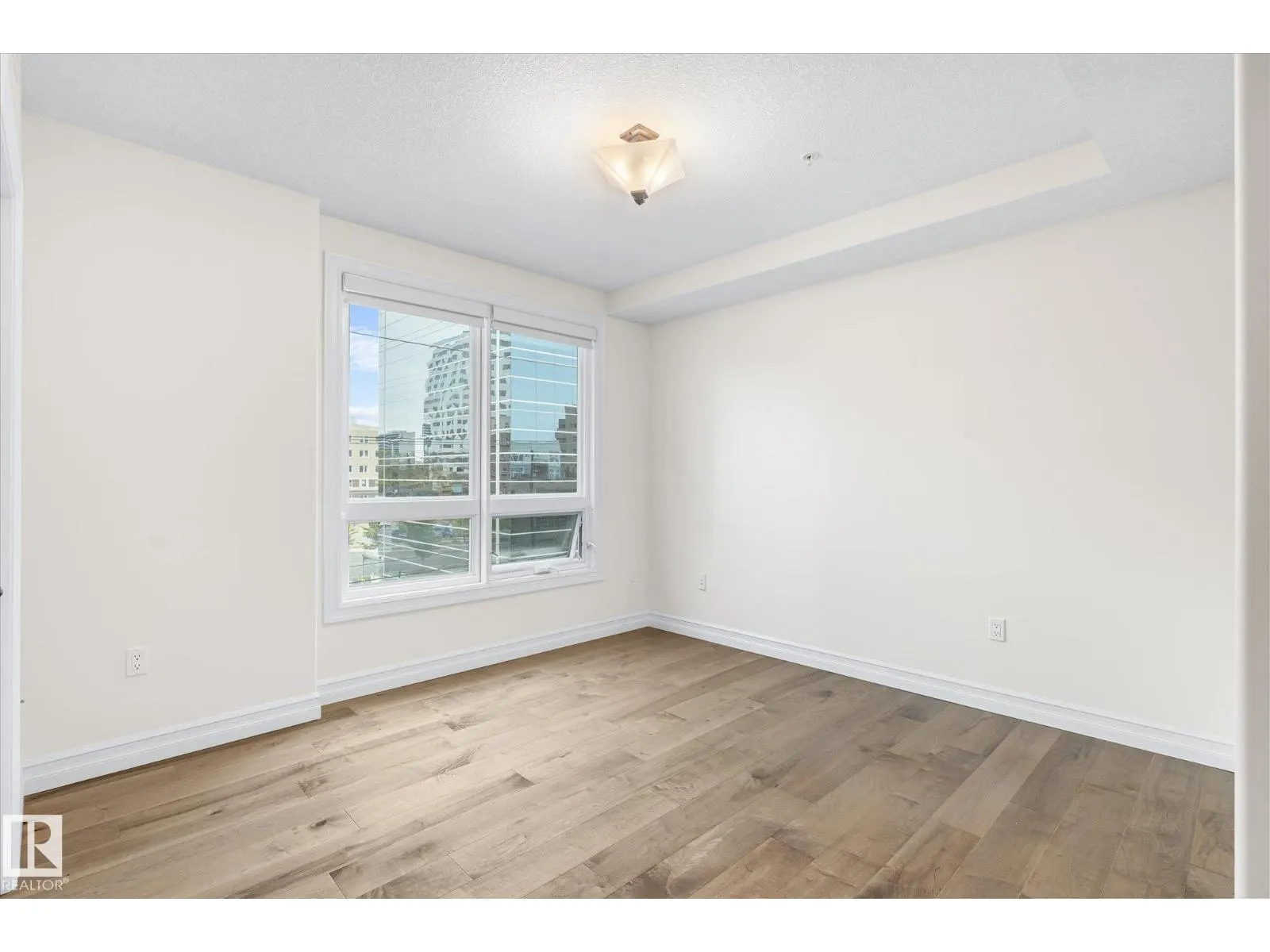 #304 10142 111 ST NW