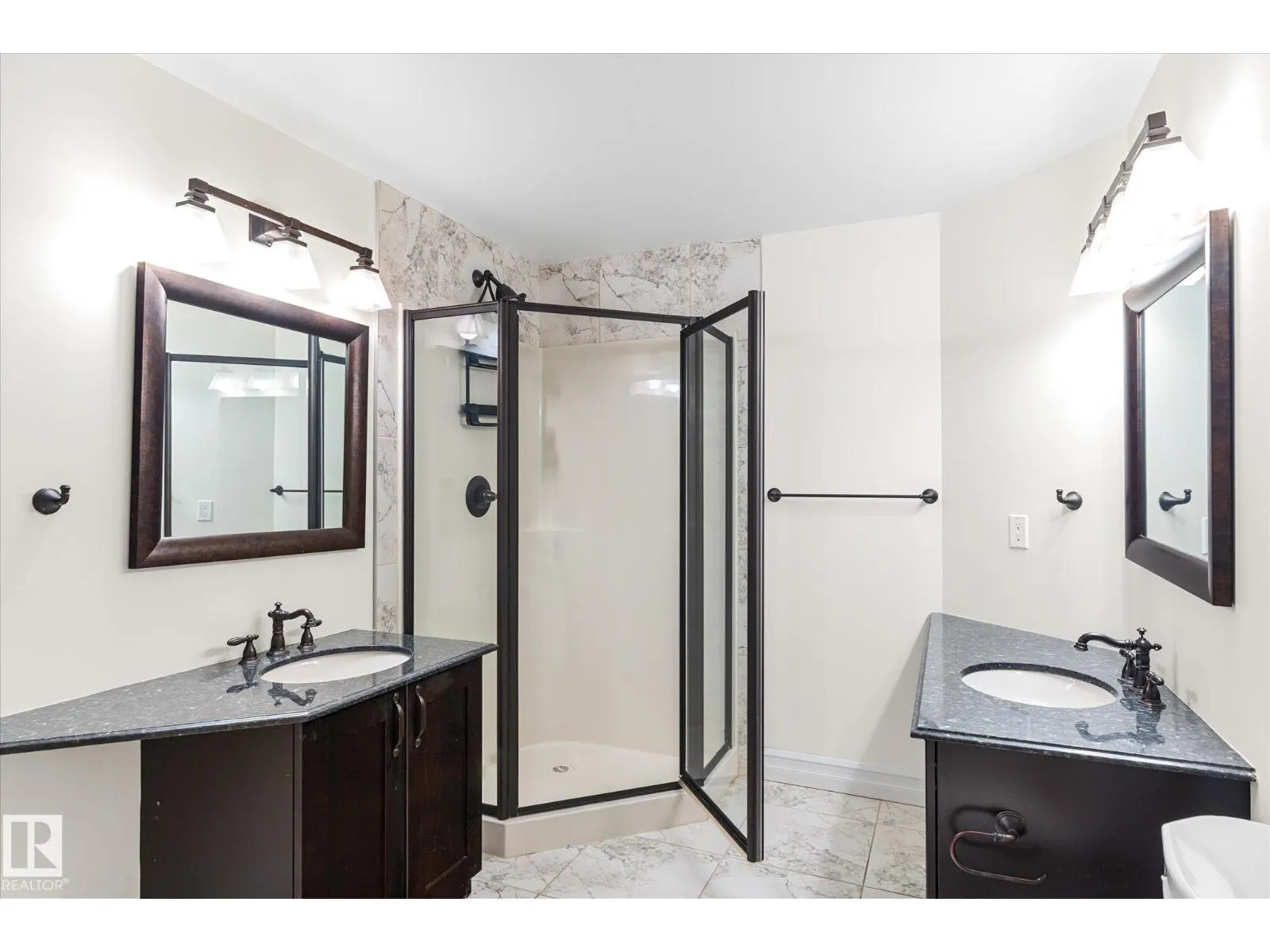 #304 10142 111 ST NW