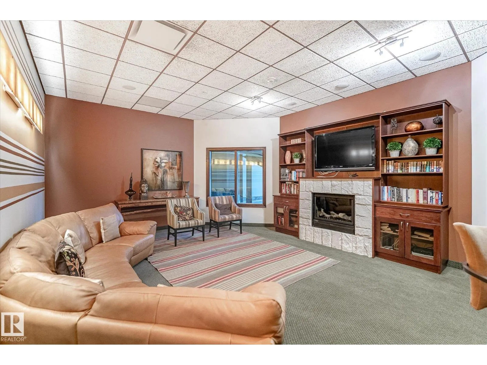 #304 10142 111 ST NW