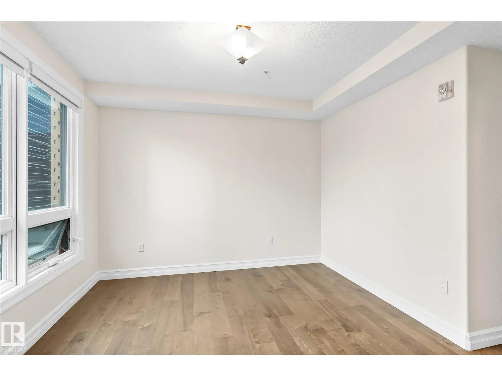 #304 10142 111 ST NW