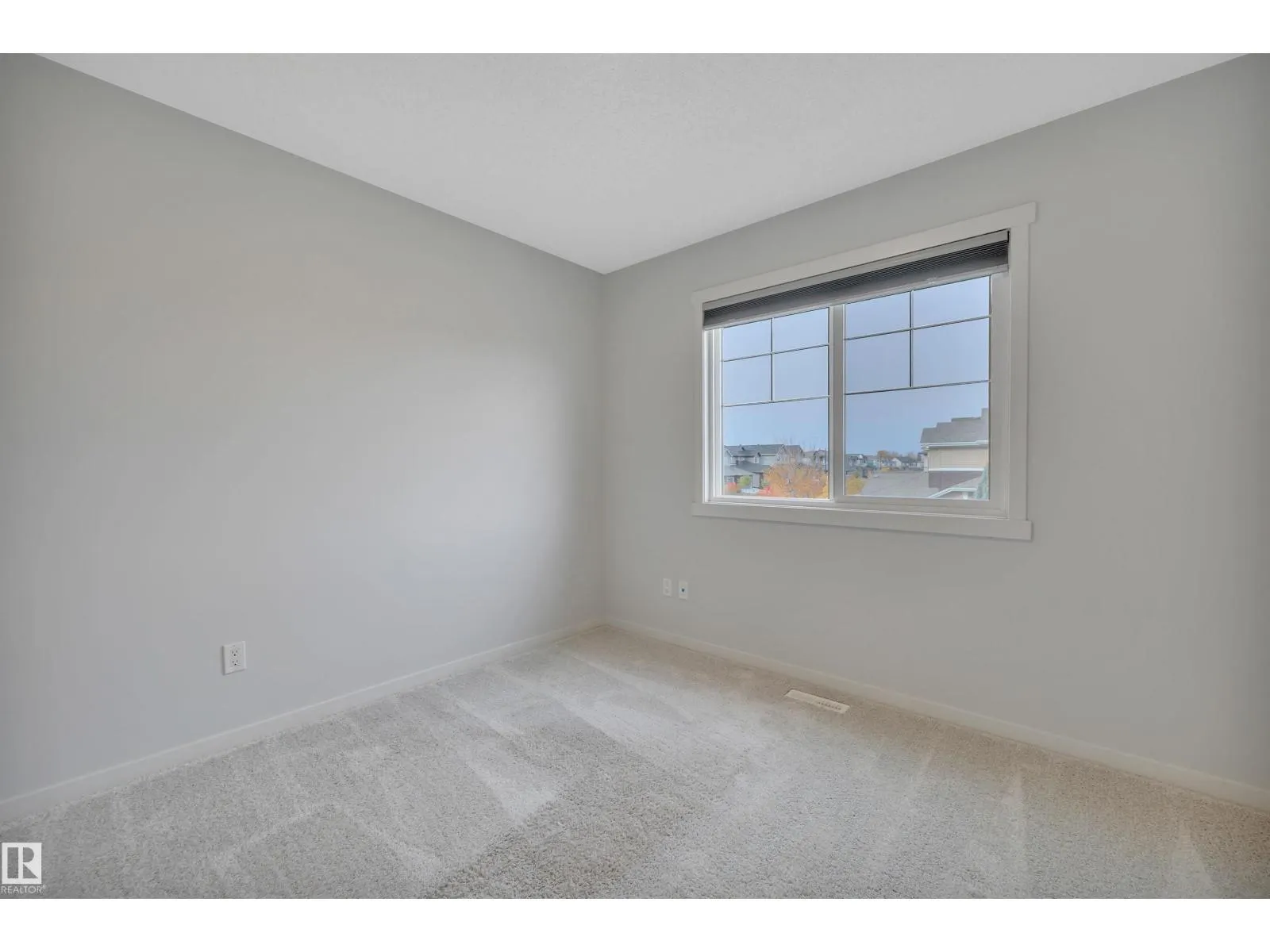 275 LARCH CR