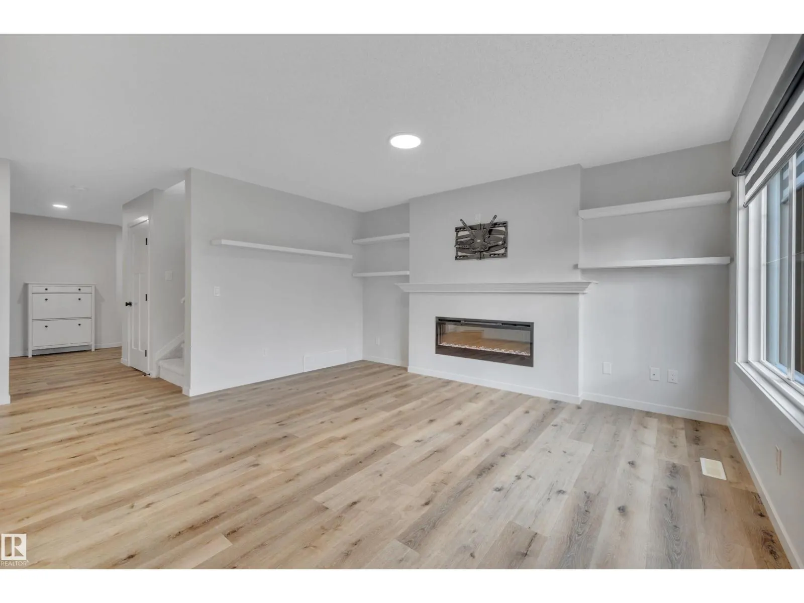 275 LARCH CR