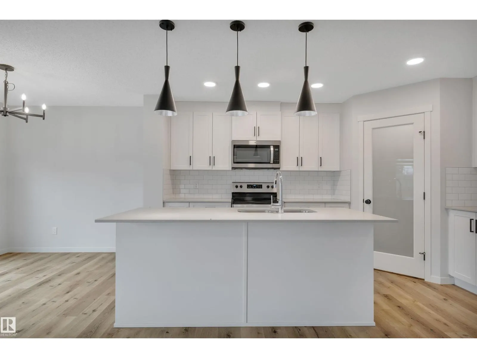 275 LARCH CR