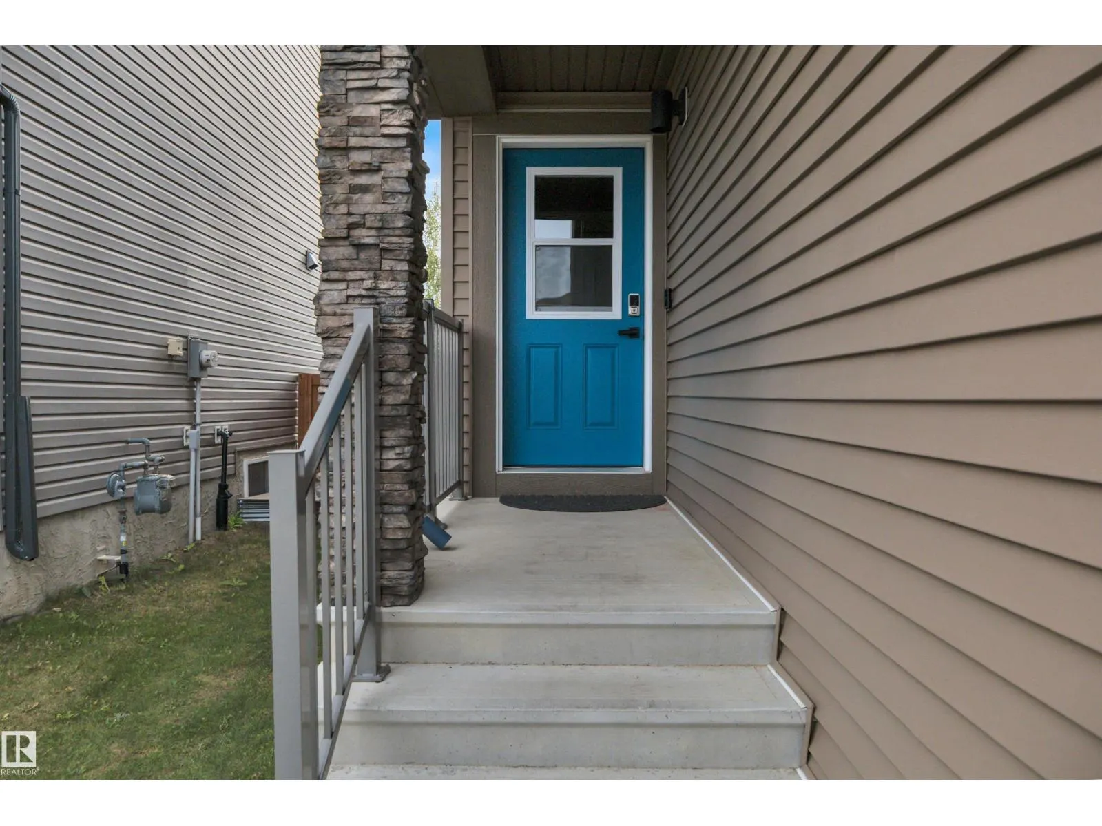 275 LARCH CR