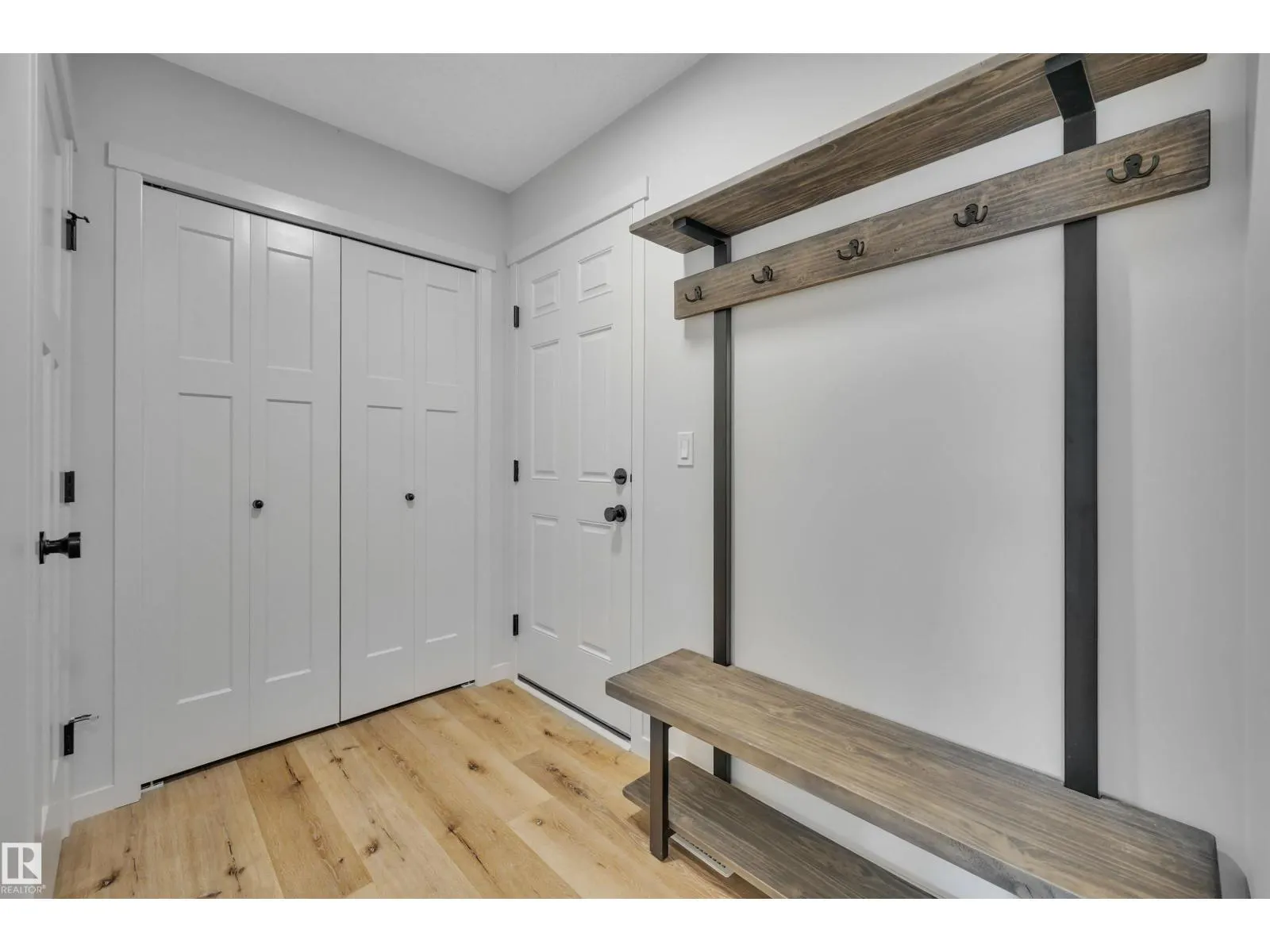275 LARCH CR