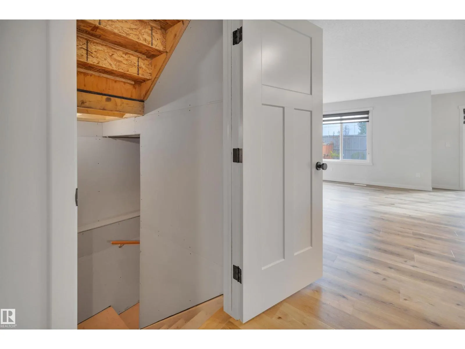 275 LARCH CR