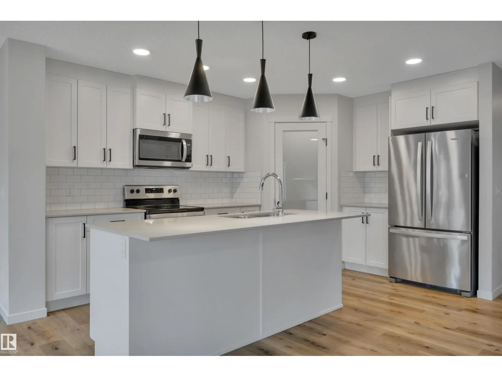 275 LARCH CR