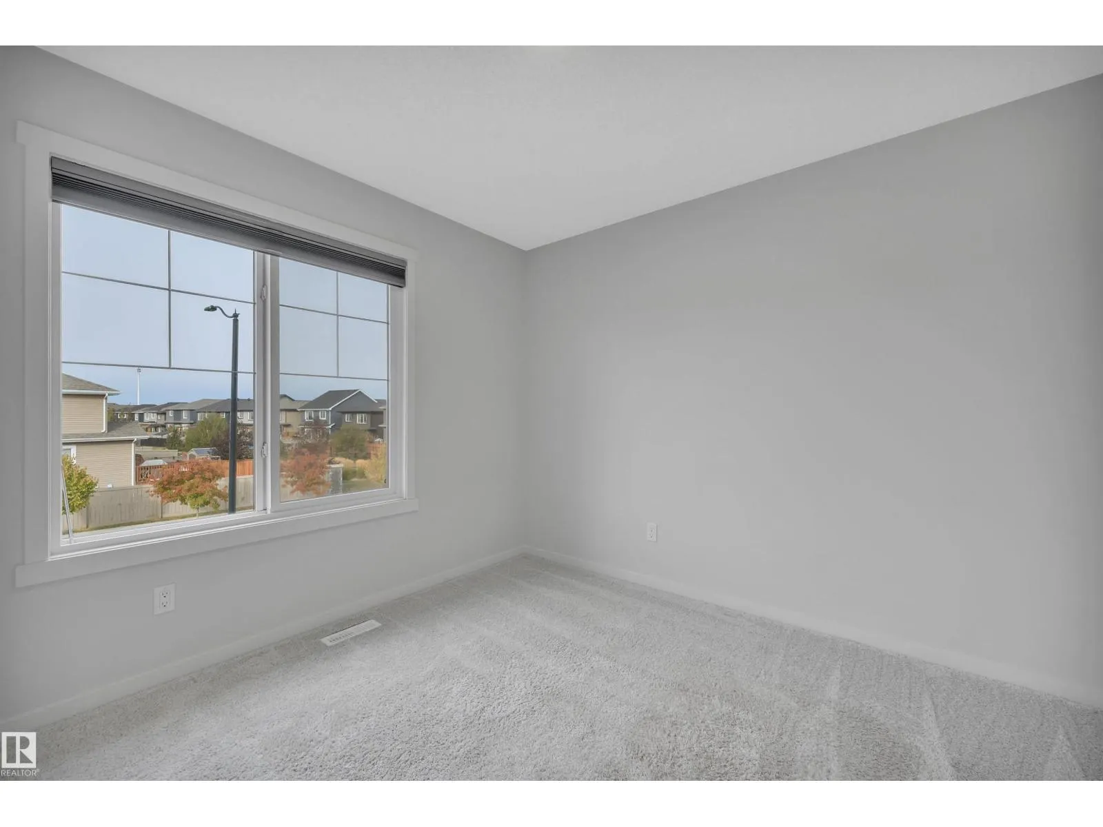 275 LARCH CR