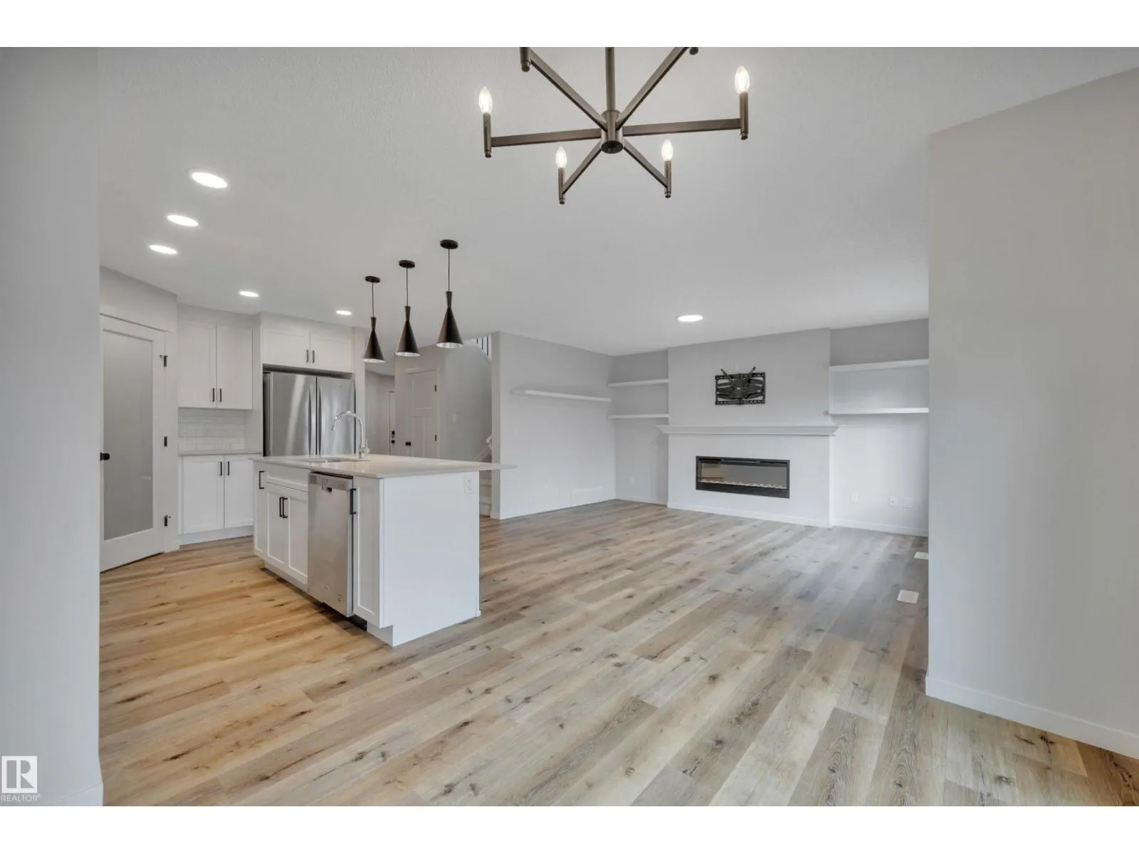 275 LARCH CR