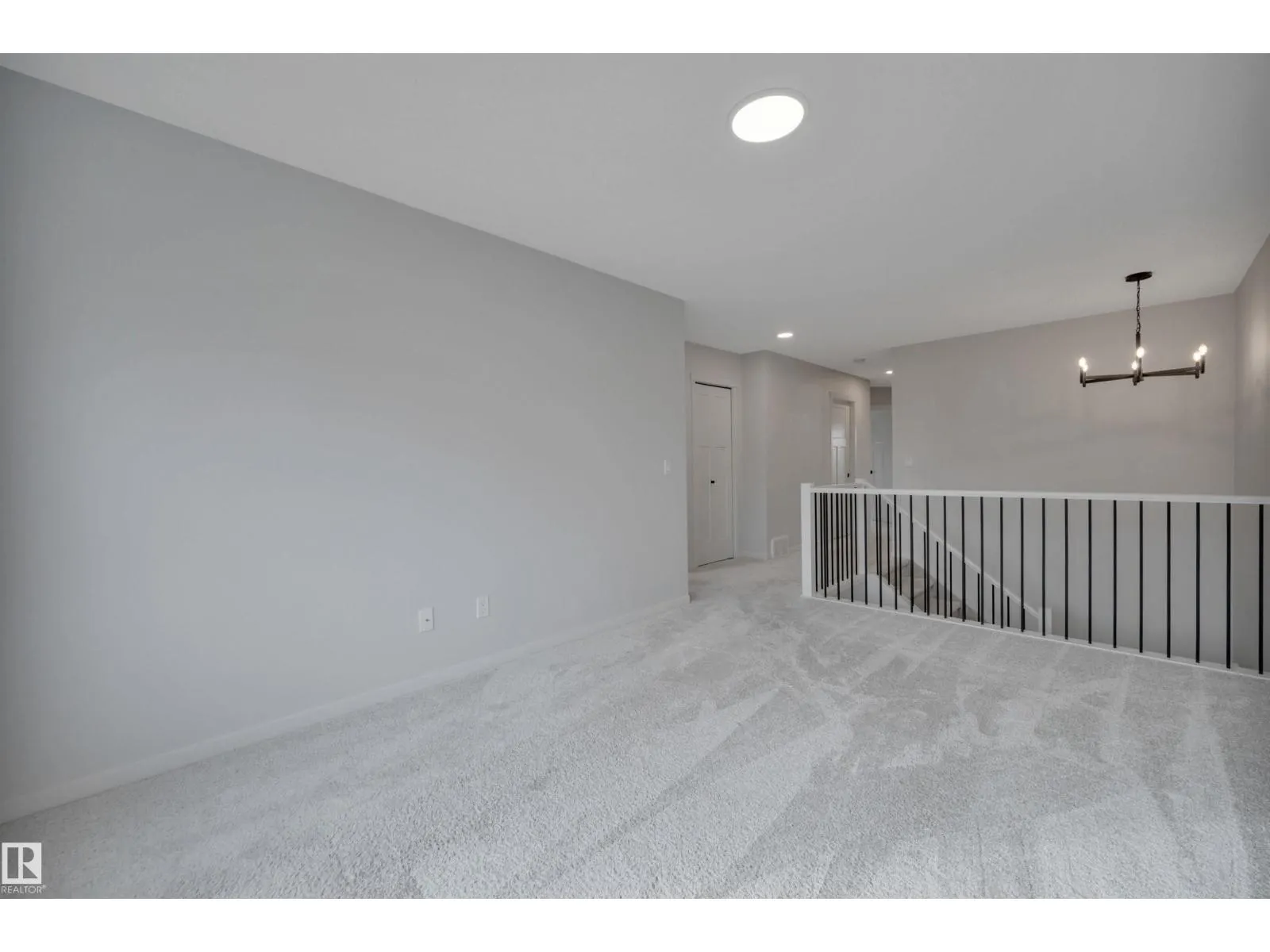 275 LARCH CR