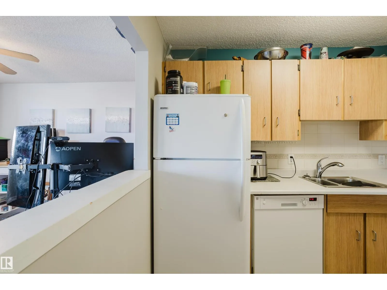 #903 9916 113 ST NW