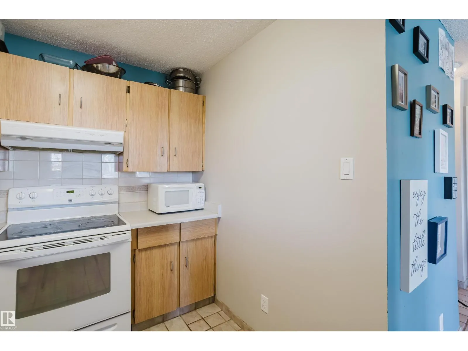 #903 9916 113 ST NW