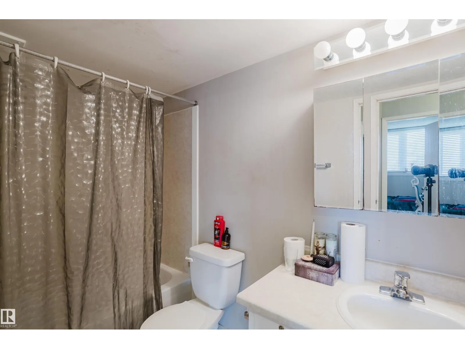 #903 9916 113 ST NW