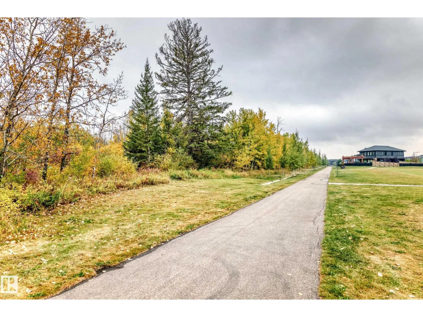 #16 1051 GRAYDON HILL BV SW