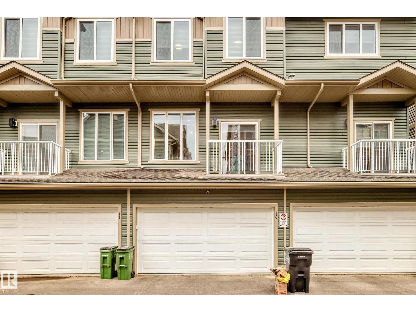 #16 1051 GRAYDON HILL BV SW
