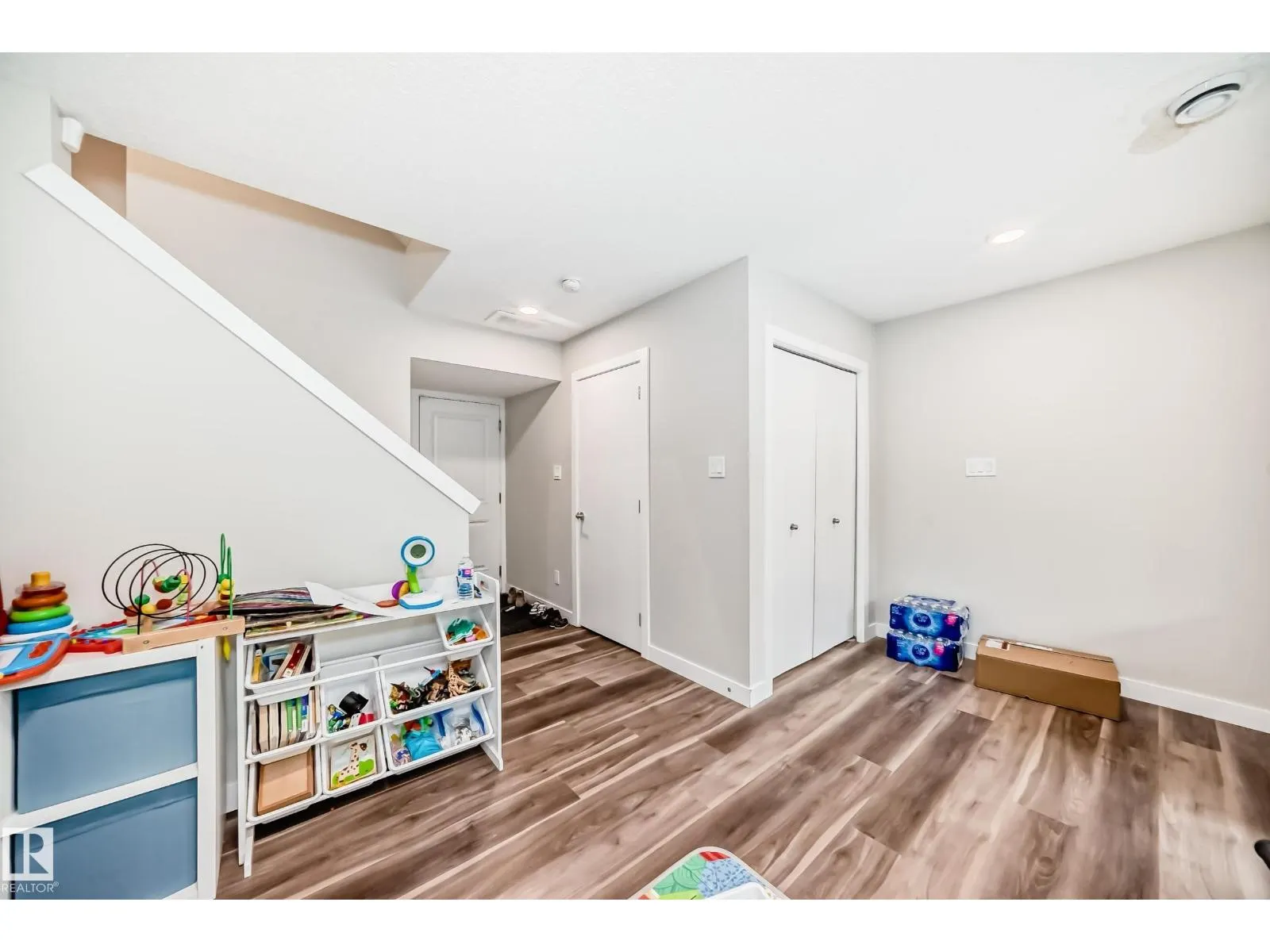#16 1051 GRAYDON HILL BV SW