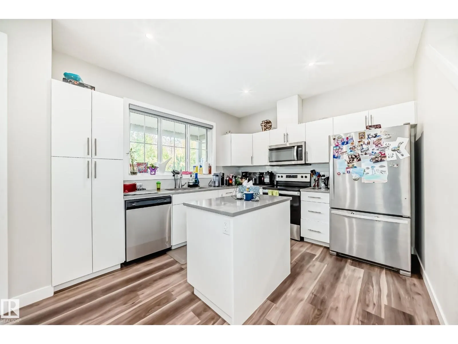 #16 1051 GRAYDON HILL BV SW