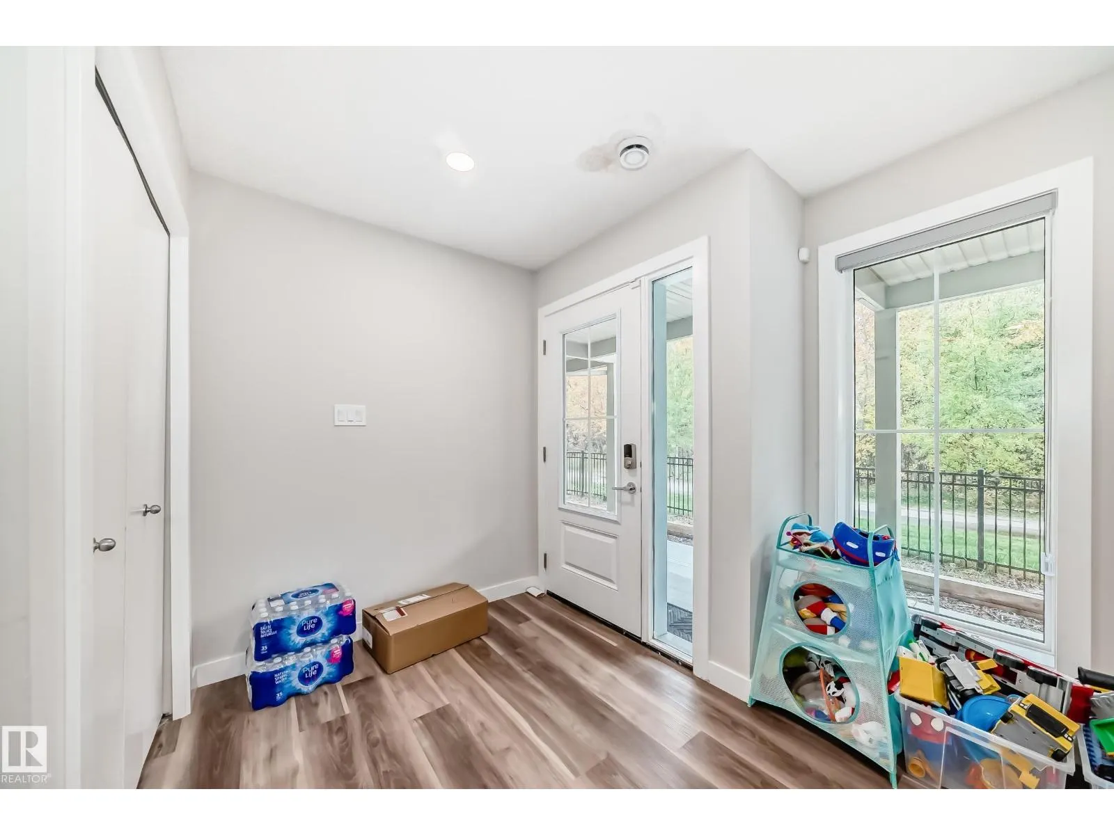 #16 1051 GRAYDON HILL BV SW