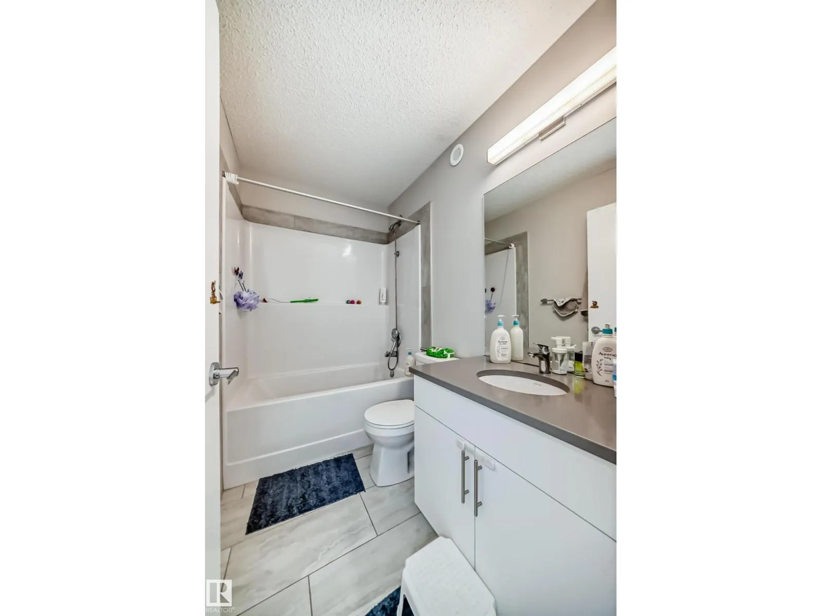 #16 1051 GRAYDON HILL BV SW