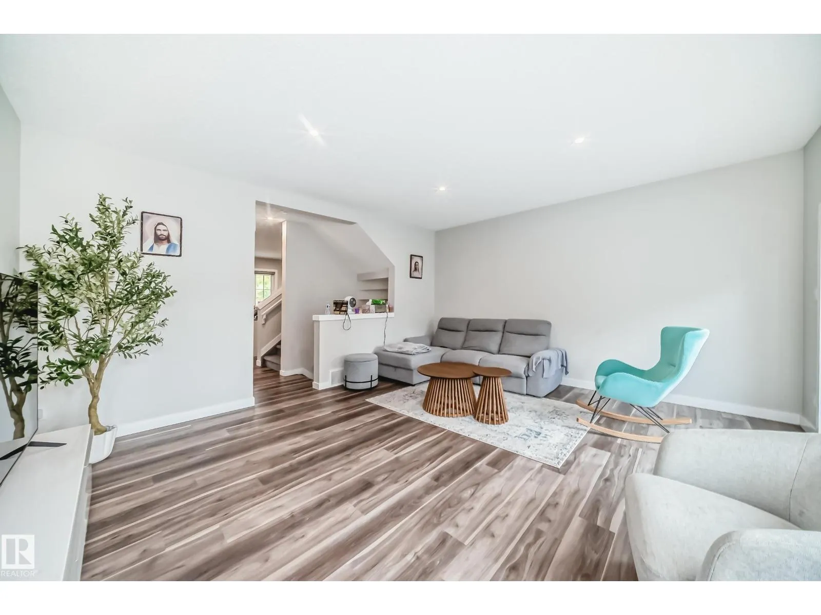 #16 1051 GRAYDON HILL BV SW