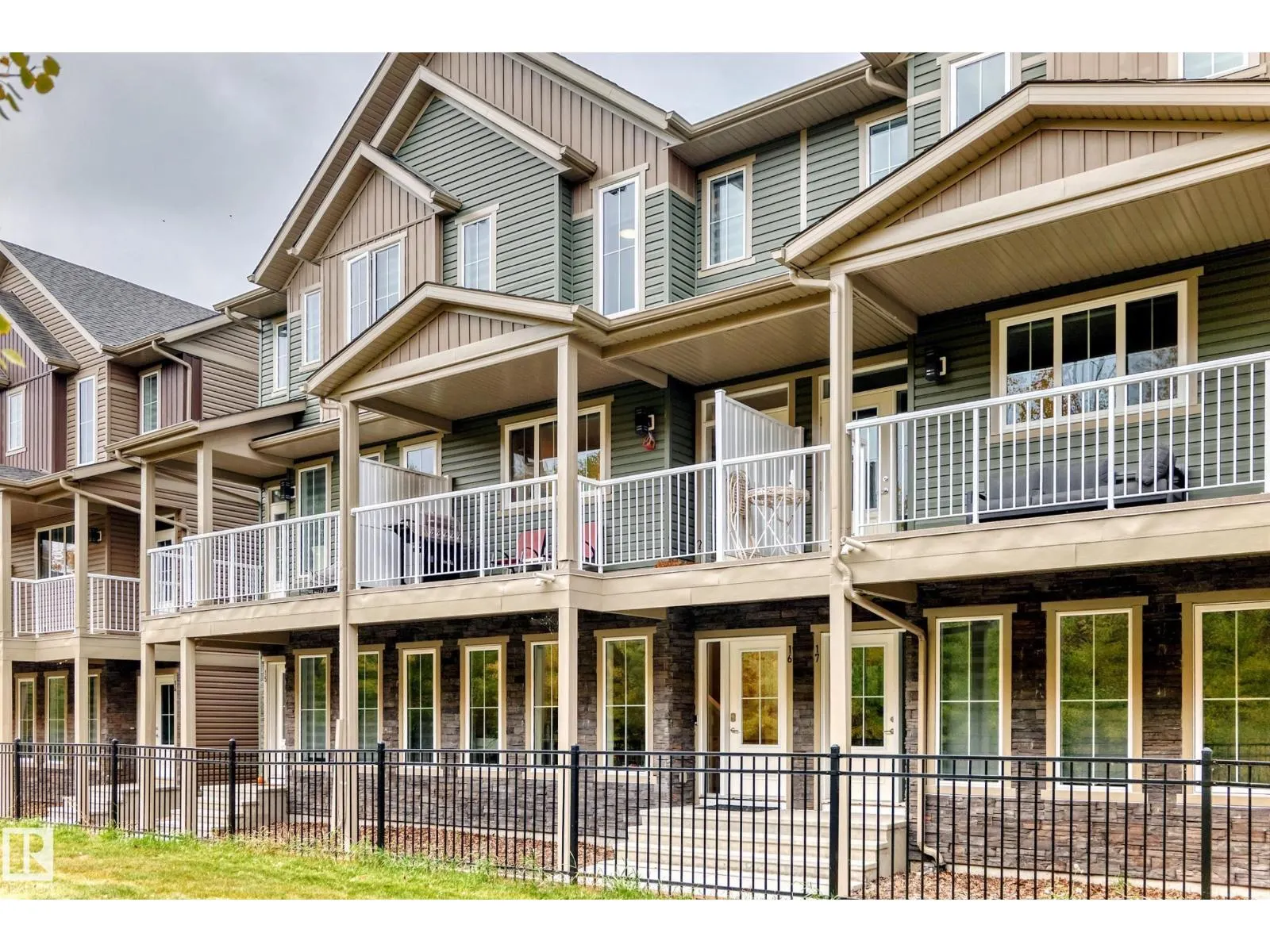 #16 1051 GRAYDON HILL BV SW