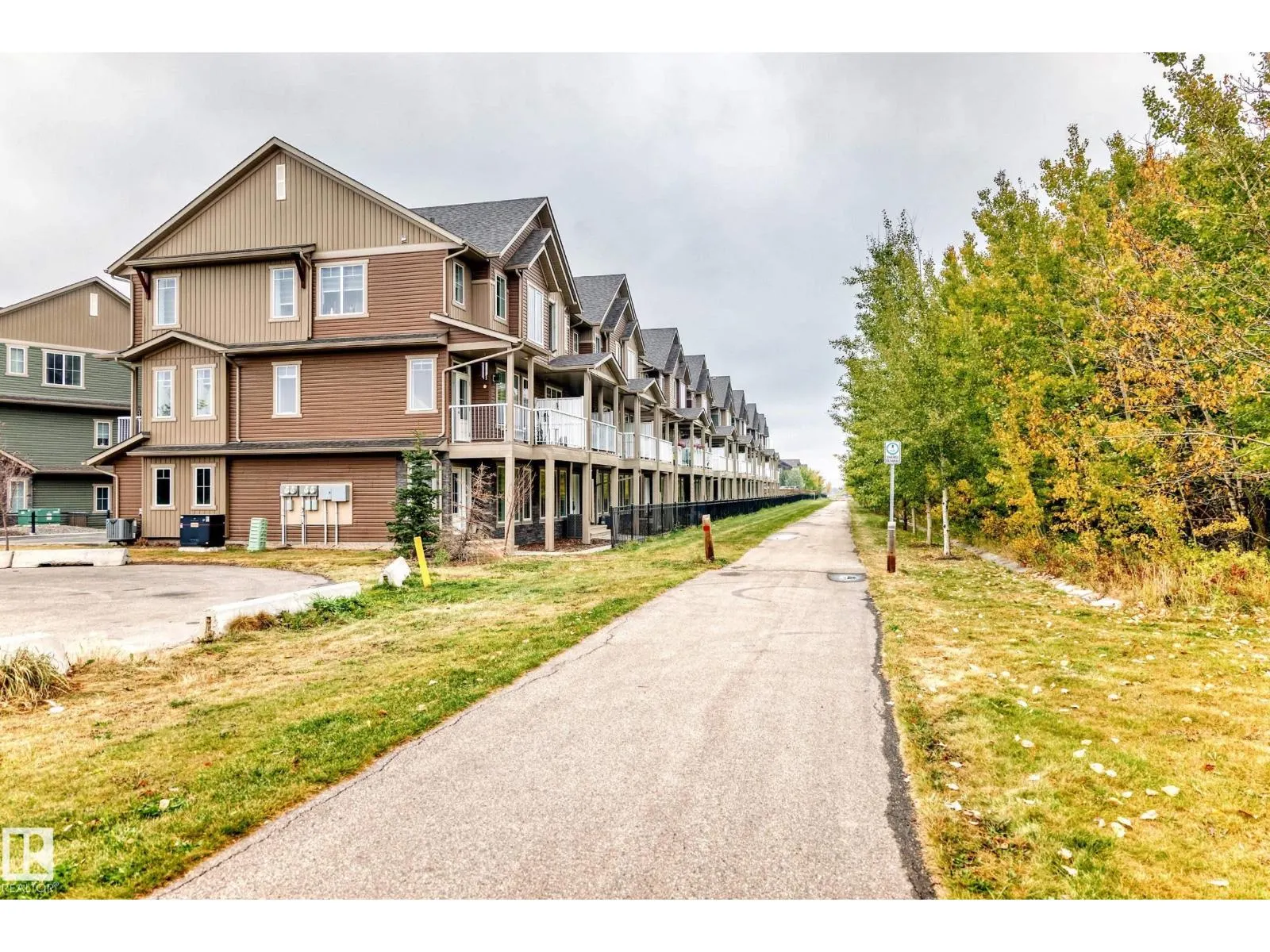 #16 1051 GRAYDON HILL BV SW
