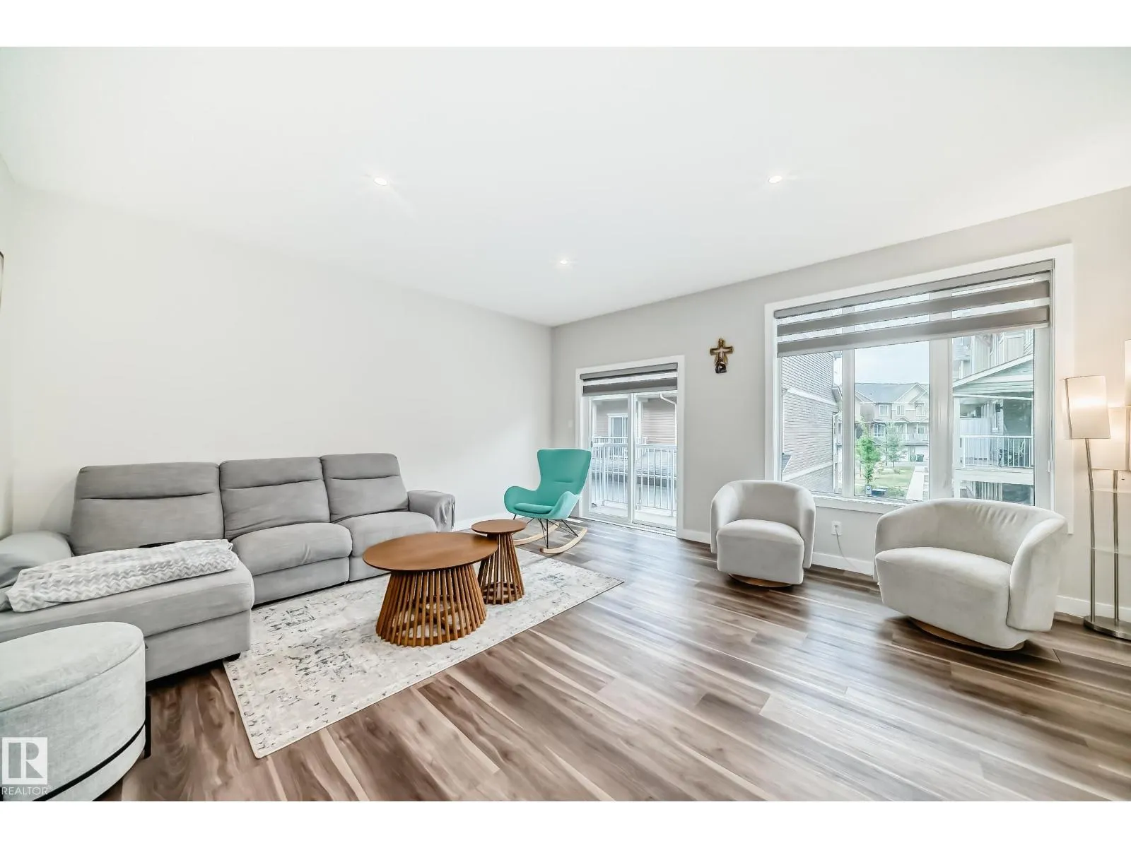 #16 1051 GRAYDON HILL BV SW