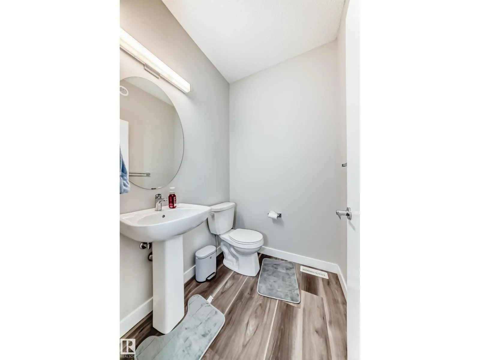 #16 1051 GRAYDON HILL BV SW